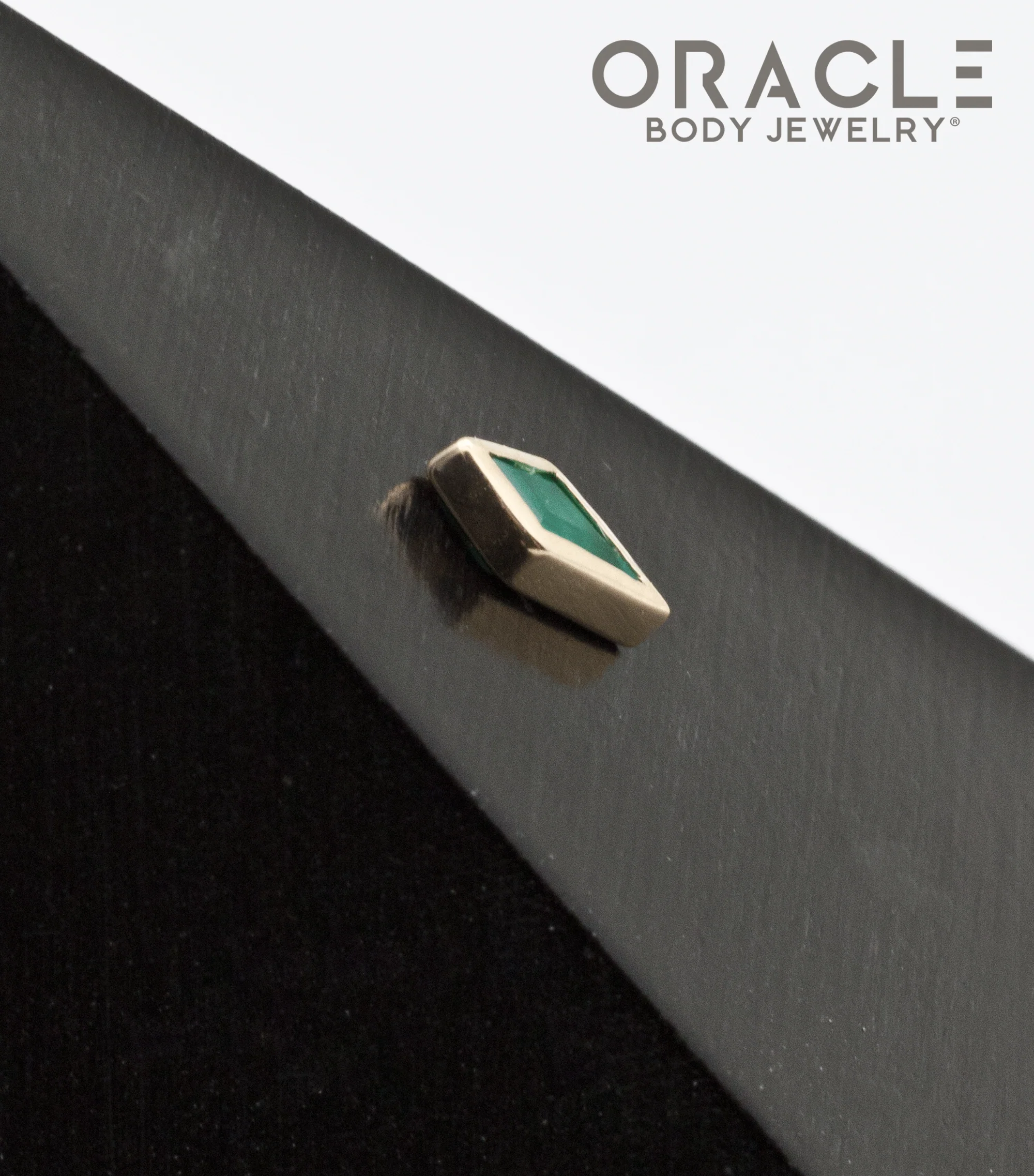 14k Yellow Gold Chrysoprase Drift Threadless End - Image 3