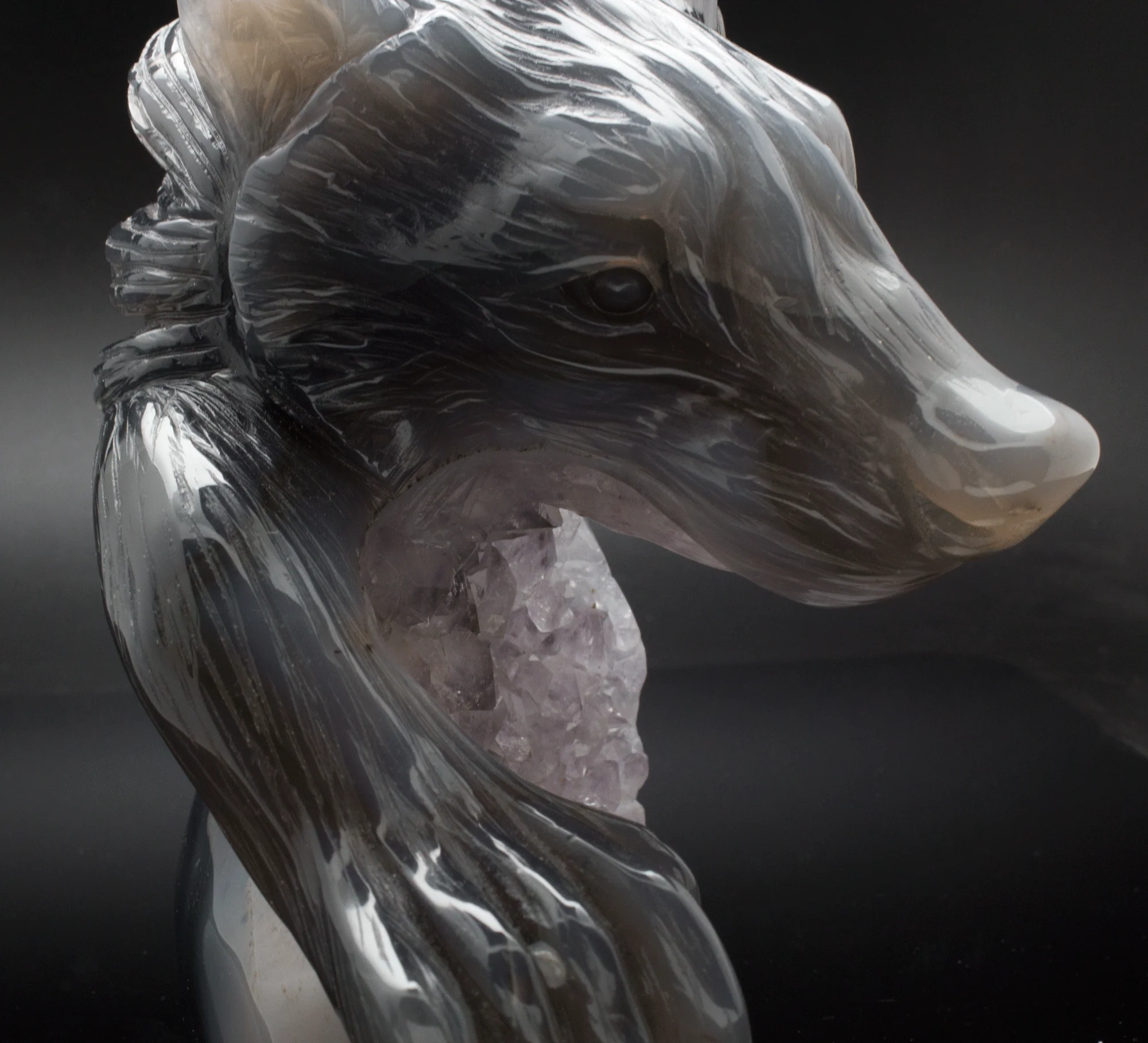 Agate and Amethyst Druzy Wolf Carving - Image 6