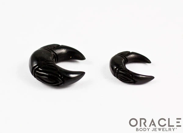 Carved Ornate Pinchers - Image 4