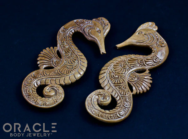 1/2" (12.5mm) Fossilized Mammoth Ivory Seahorse - Image 3