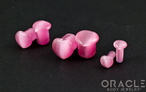 Single Flare Heart Front Bubblegum Cats Eye Plugs - Image 3