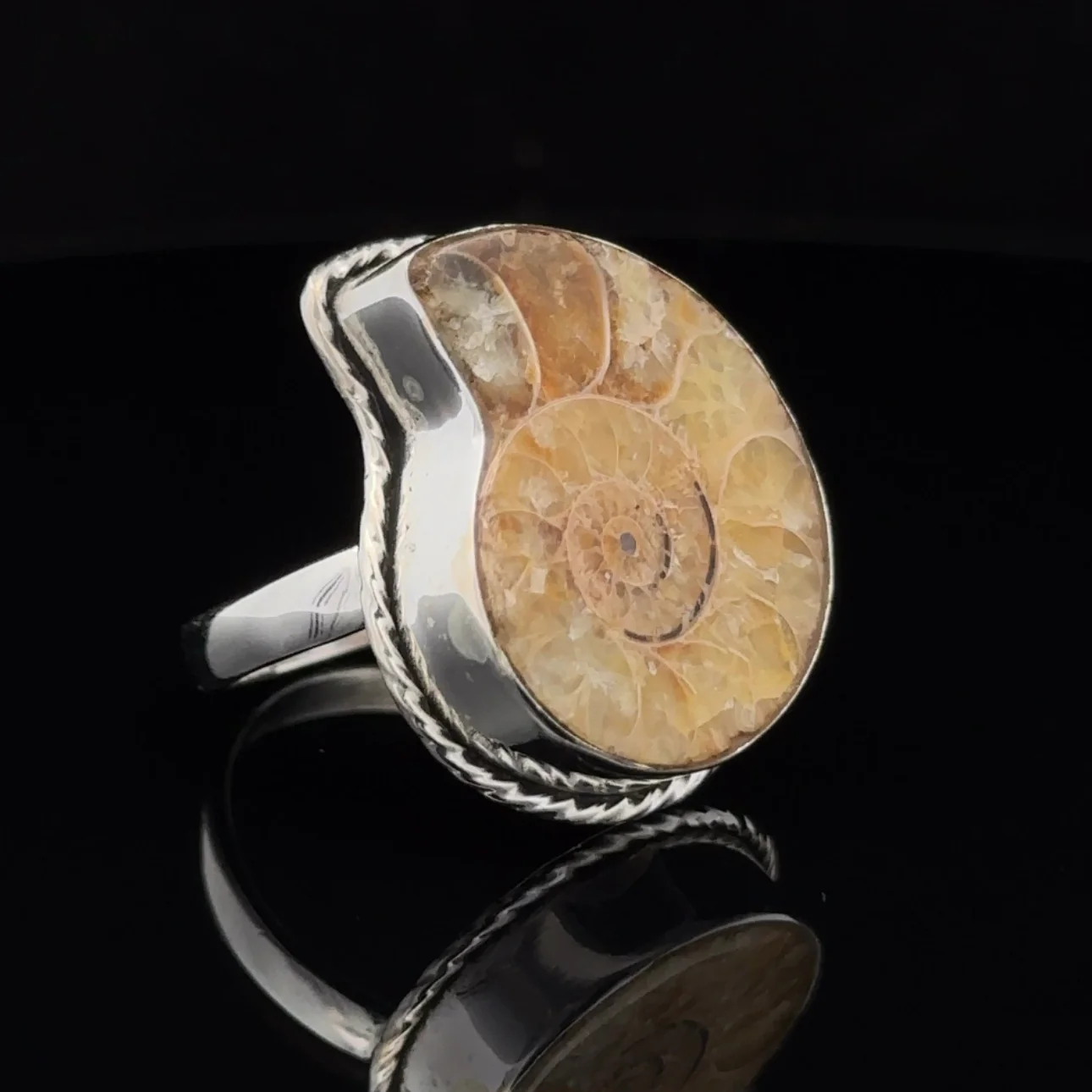 Sterling Silver Ammonite Ring Size 10 - Image 2