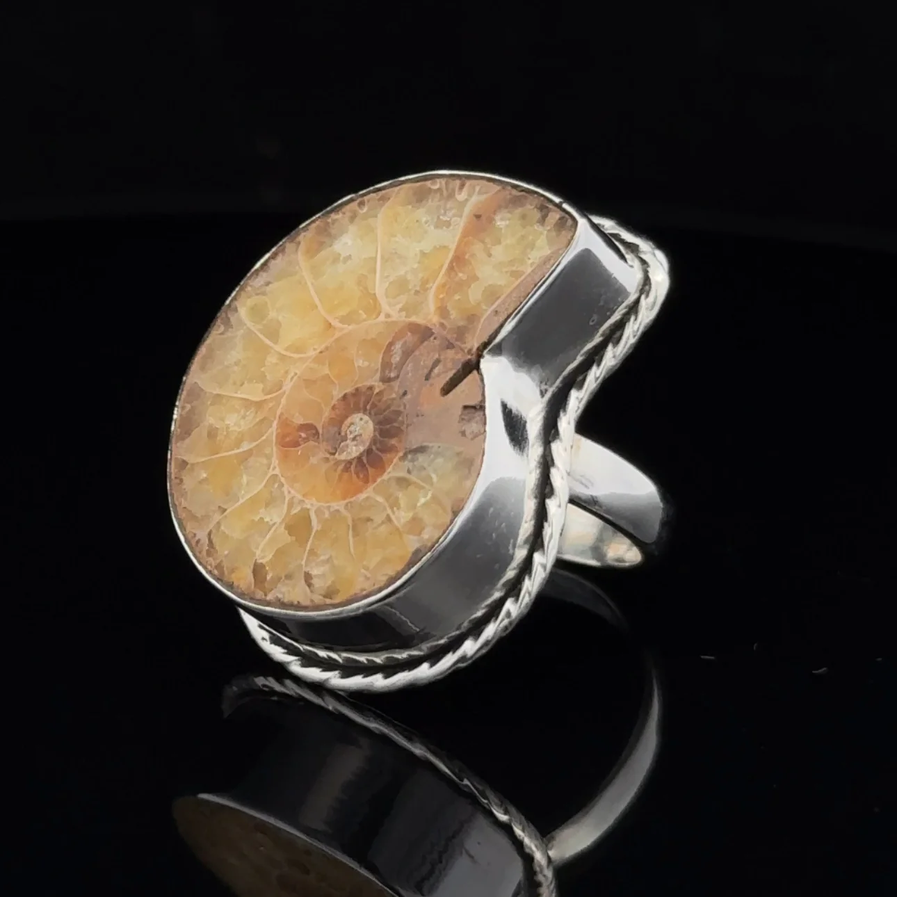 Sterling Silver Ammonite Ring Size 7 - Image 3