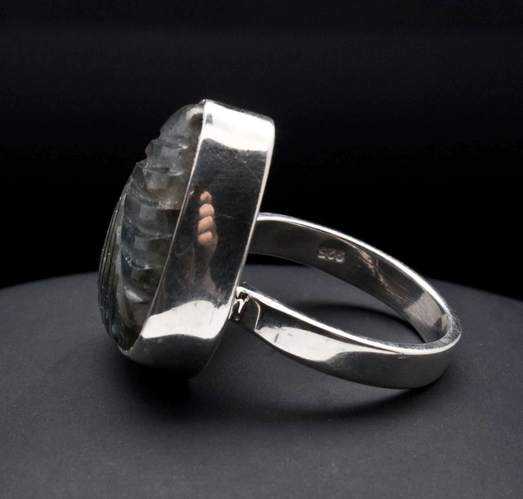 Sterling Silver Carved Labradorite Ring Size 8 - Image 3