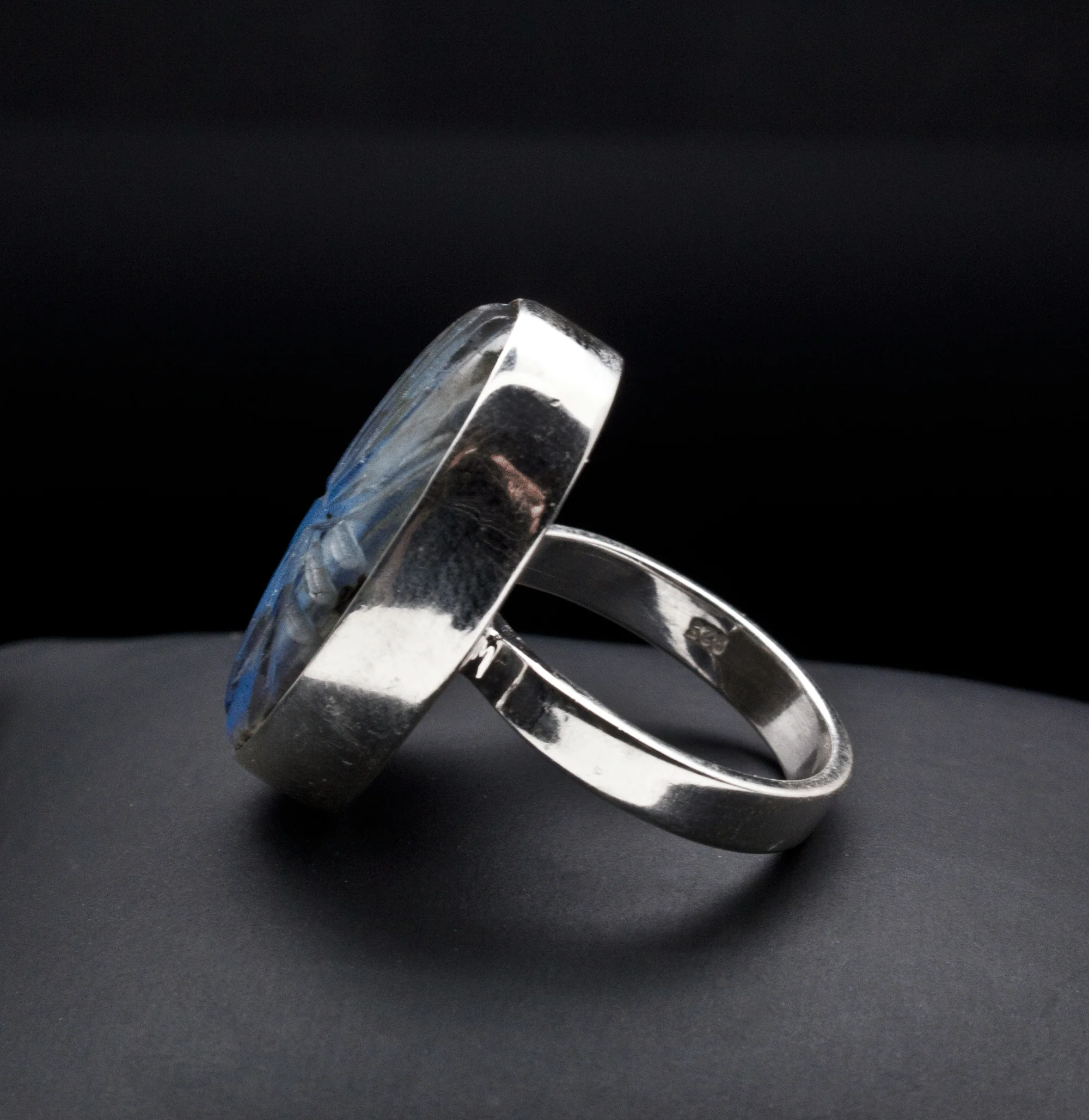 Sterling Silver Carved Labradorite Ring Size 7 - Image 3