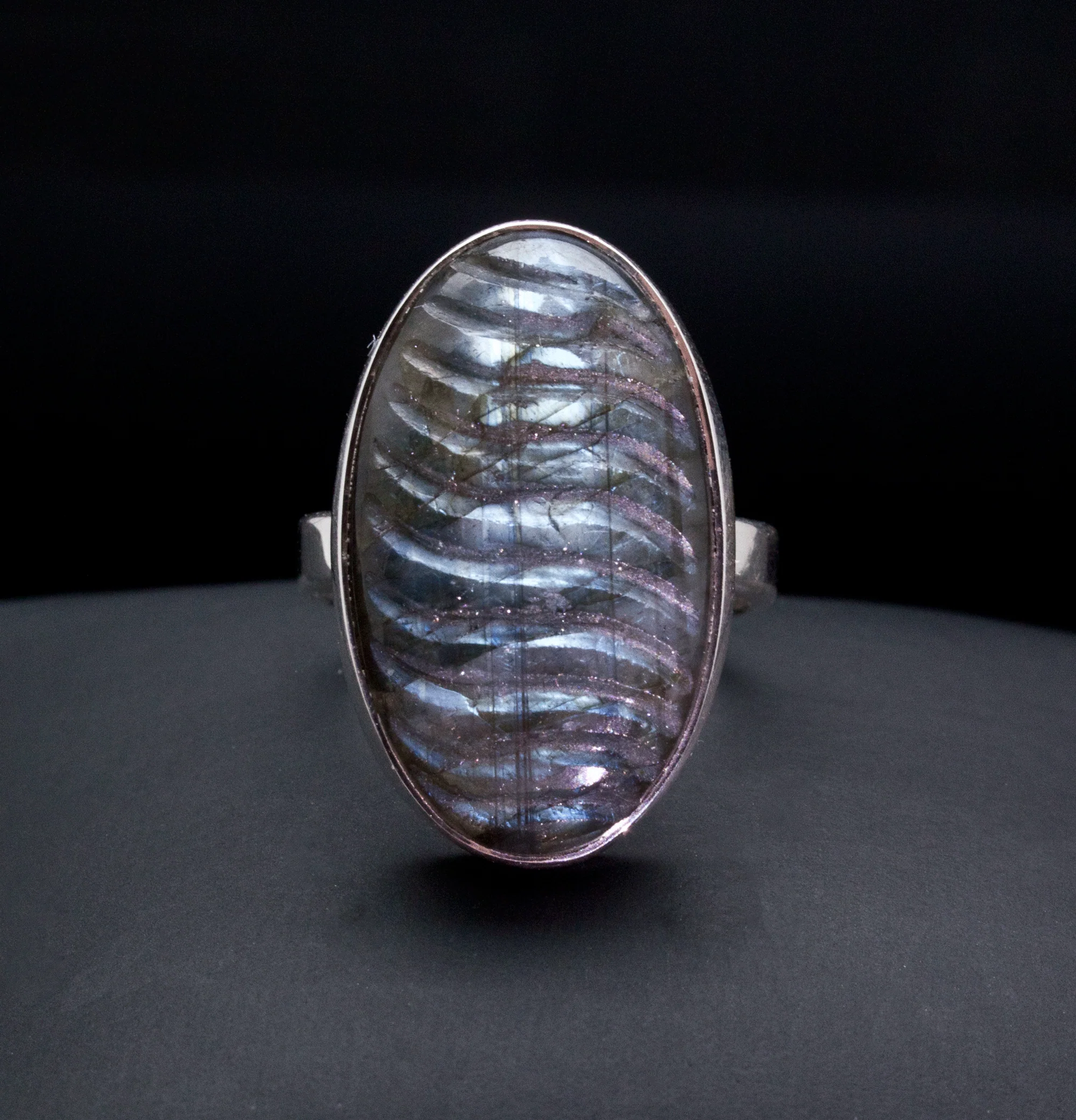 Sterling Silver Carved Labradorite Ring Size 7 - Image 2