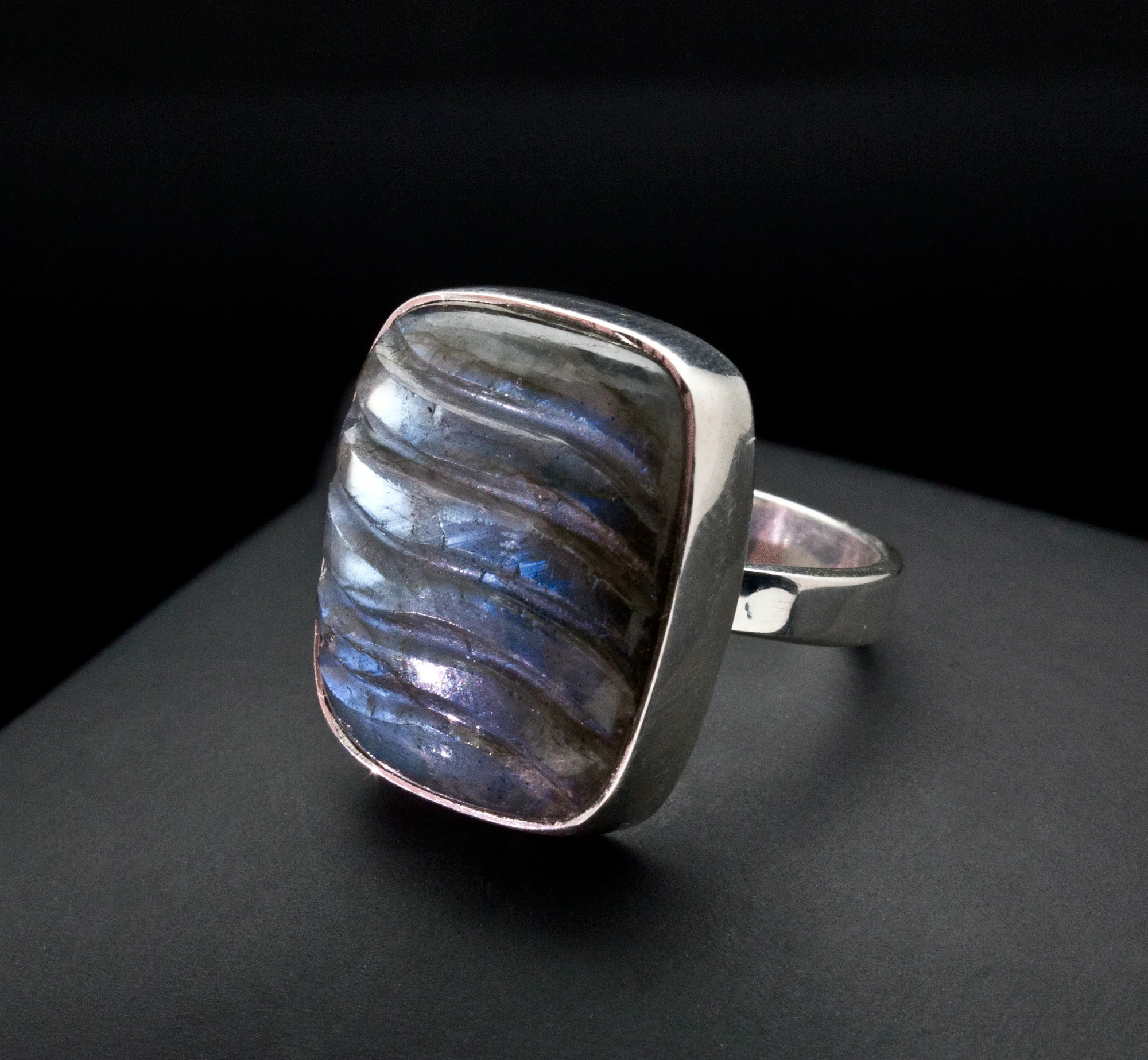 Sterling Silver Carved Labradorite Ring Size 6 - Image 2