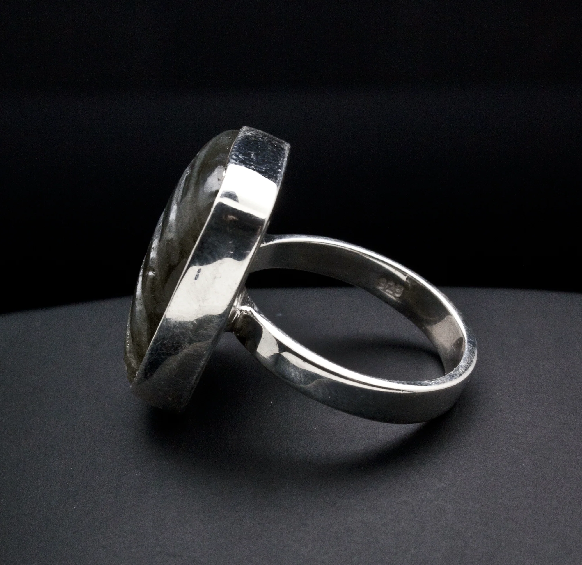 Sterling Silver Carved Labradorite Ring Size 6 - Image 3