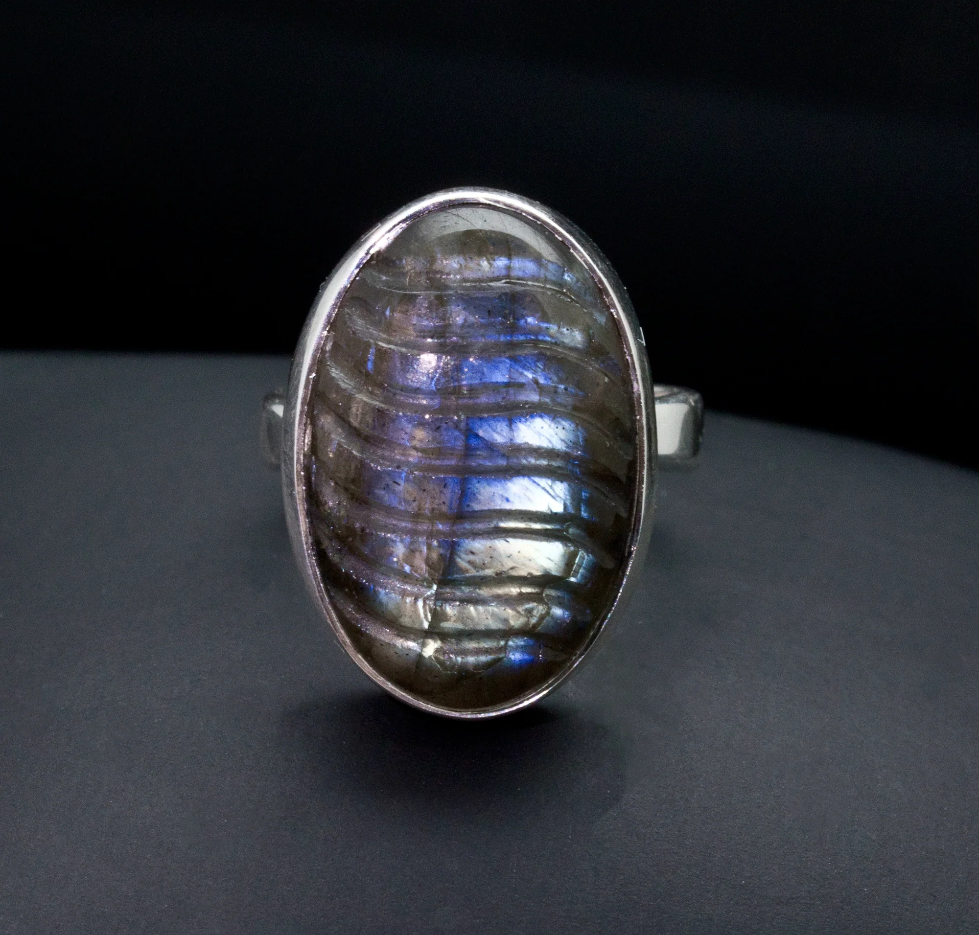 Sterling Silver Carved Labradorite Ring Size 6 - Image 2