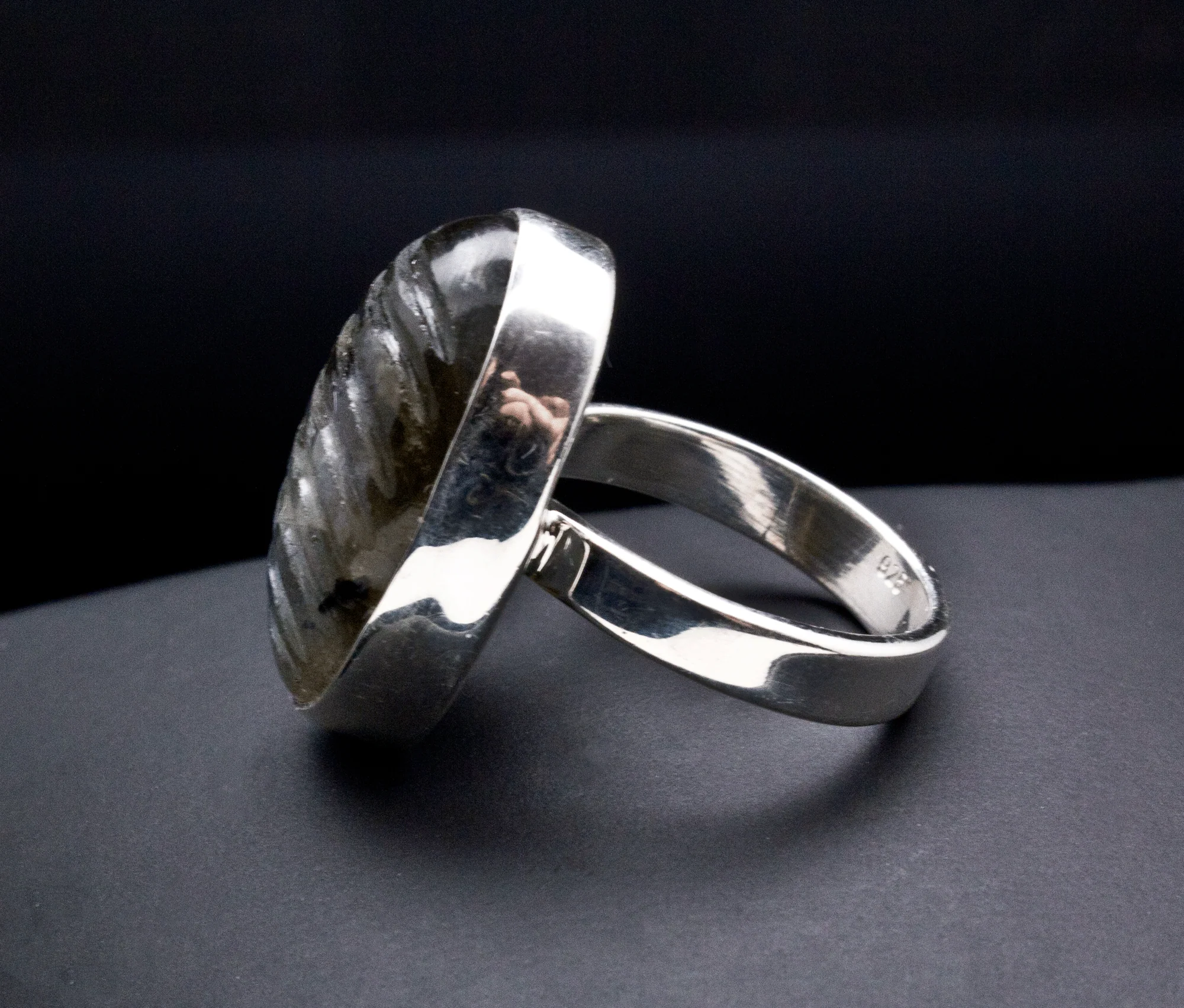 Sterling Silver Carved Labradorite Ring Size 6 - Image 3