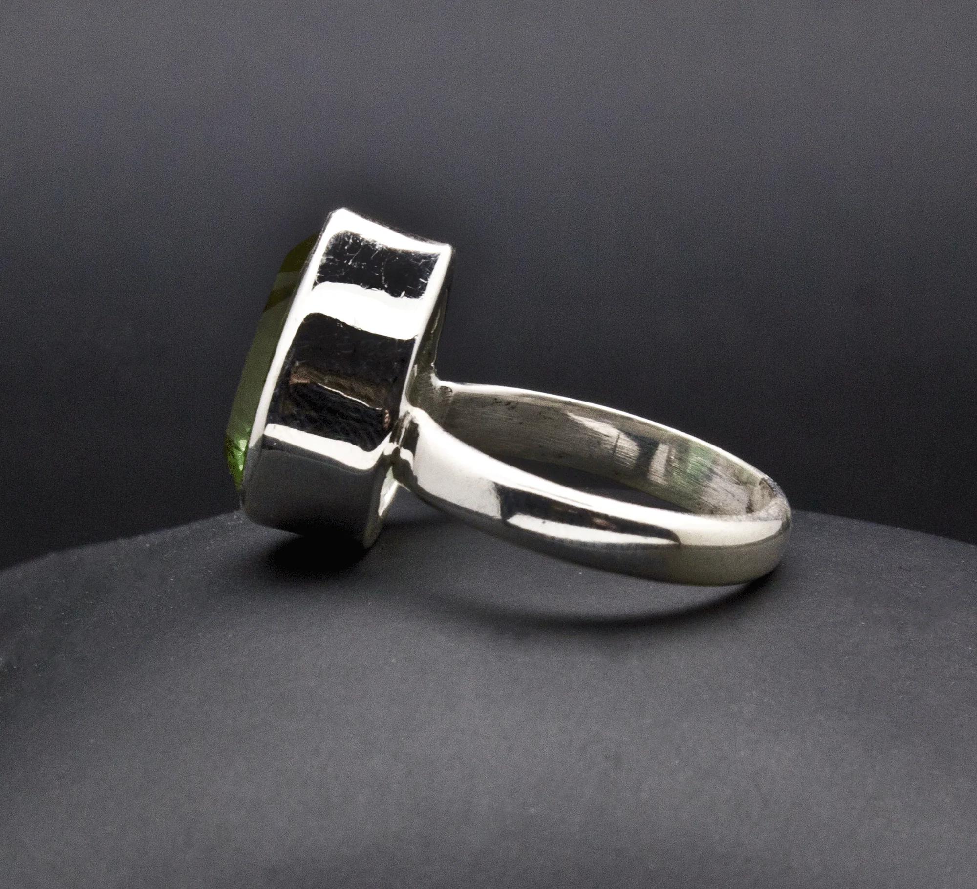 Sterling Silver Color Changing Alexandrite Ring Size 7 - Image 3