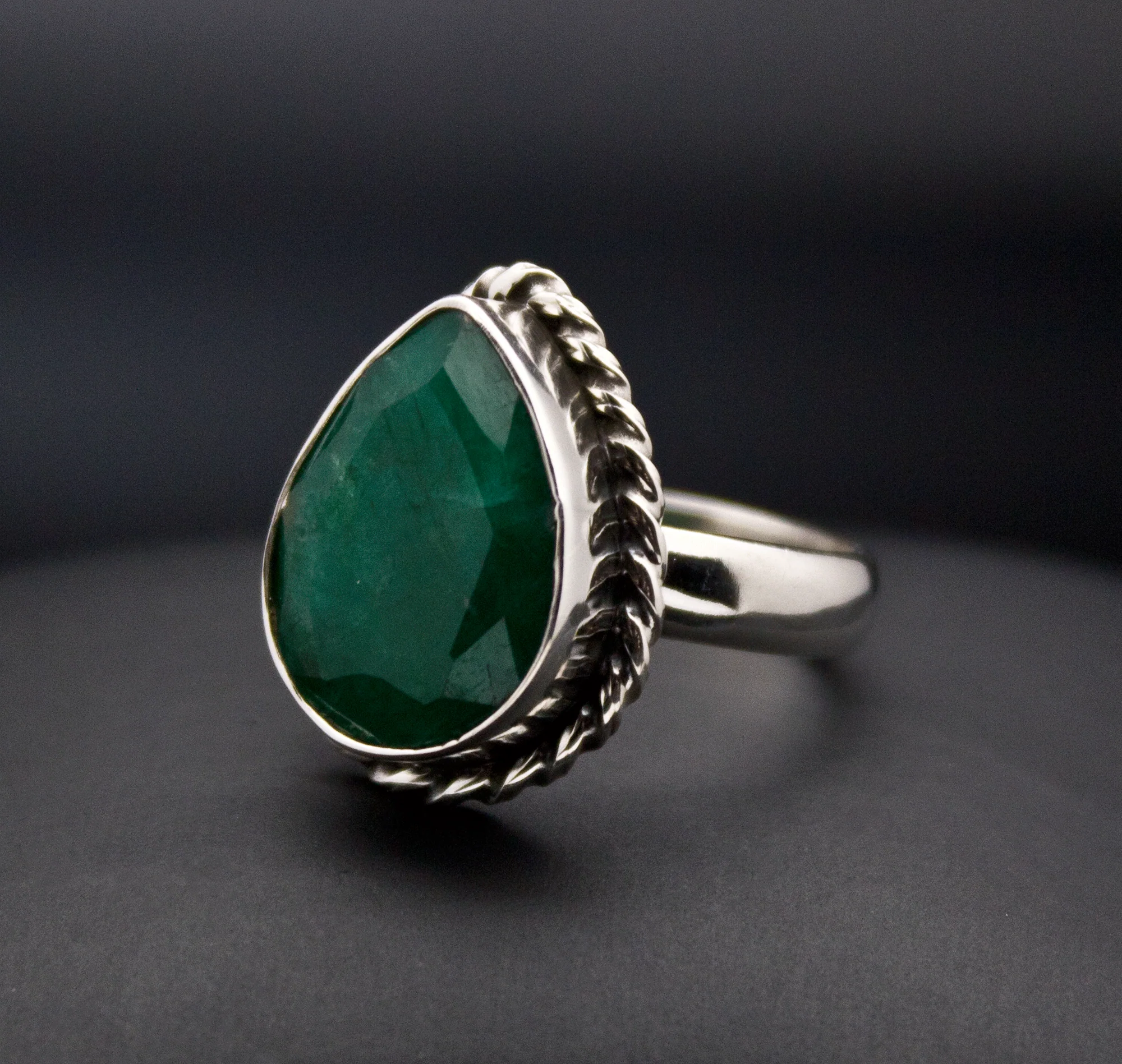 Sterling Silver Emerald Ring Size 7 - Image 2