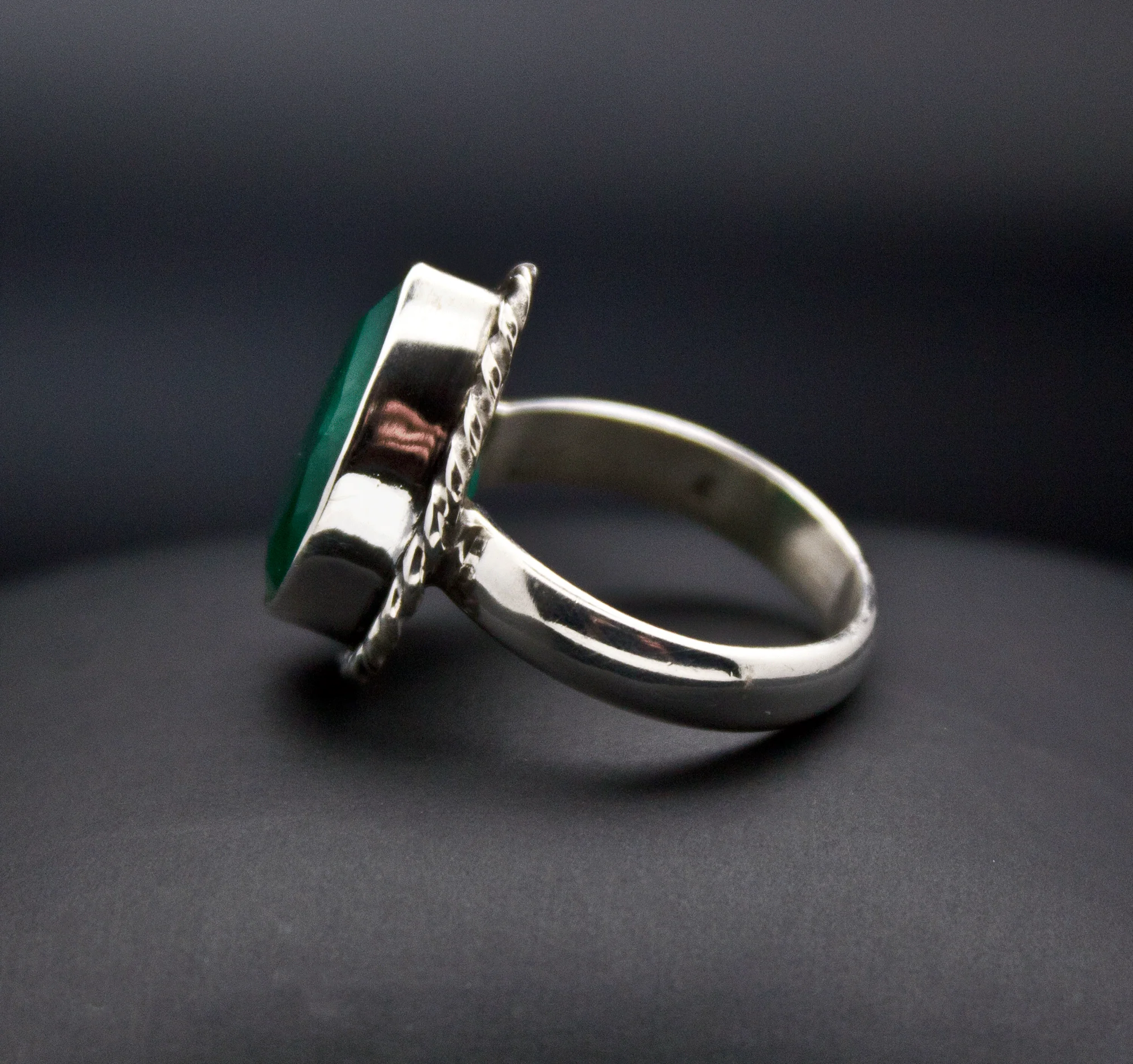 Sterling Silver Emerald Ring Size 7 - Image 3