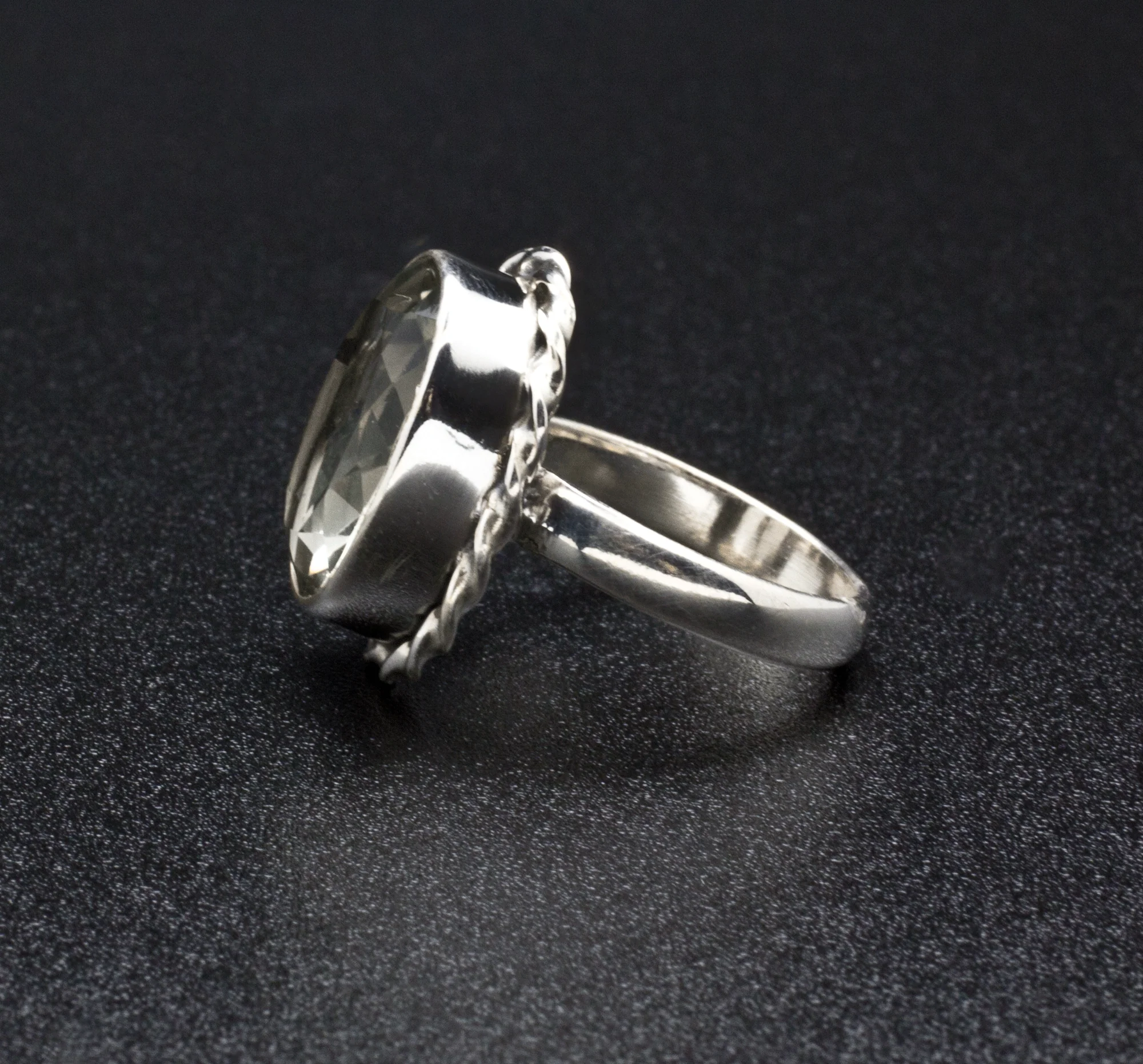 Sterling Silver Green Amethyst Ring Size 7 - Image 3