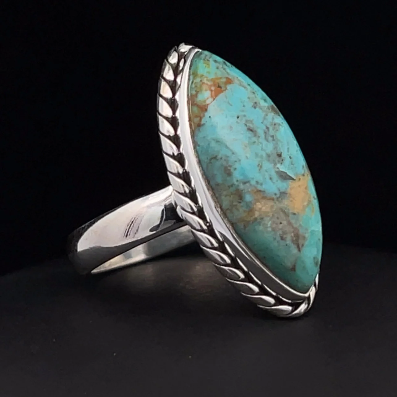 Sterling Silver Kingman Turquoise Ring Size 7 - Image 2