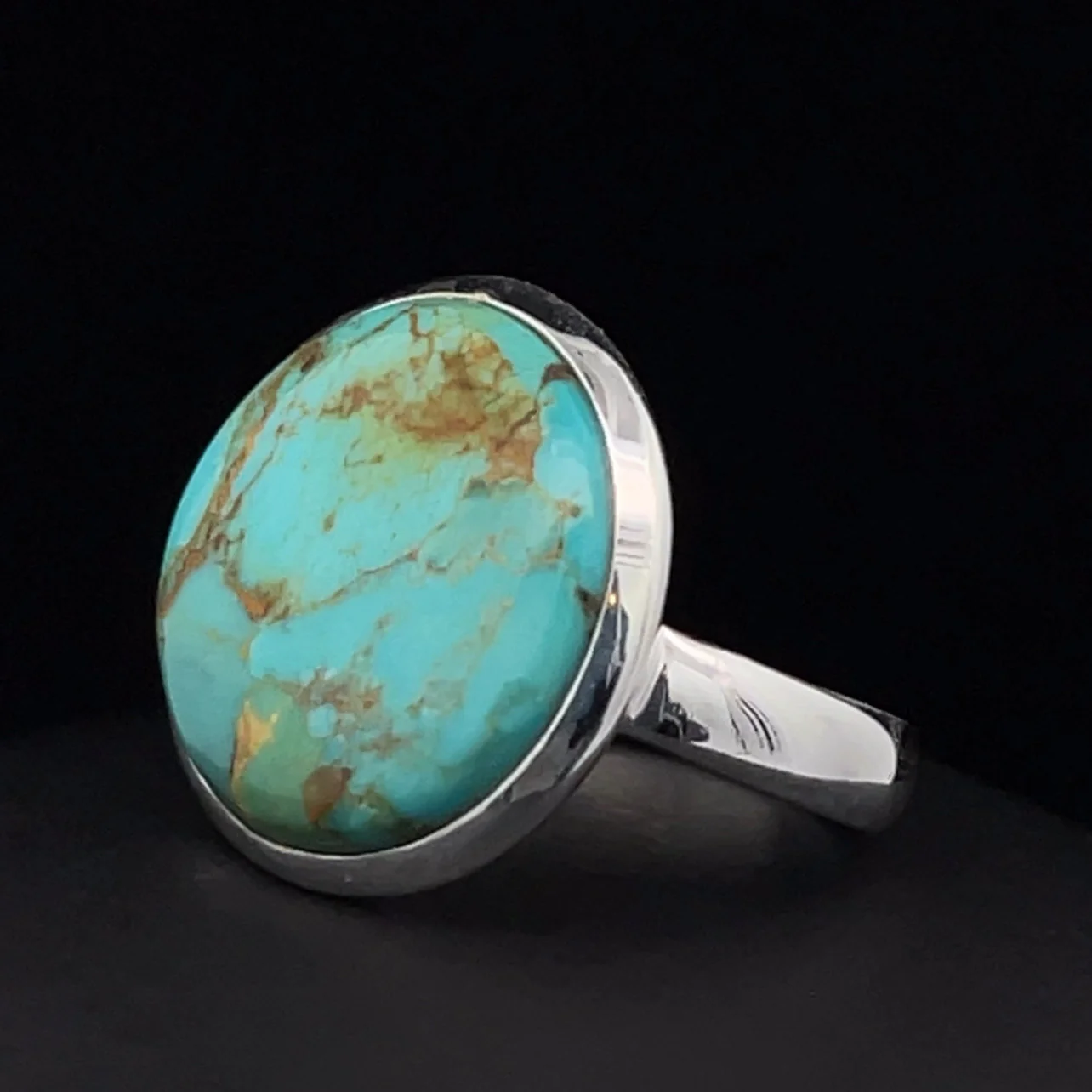 Sterling Silver Kingman Turquoise Ring Size 7 - Image 3