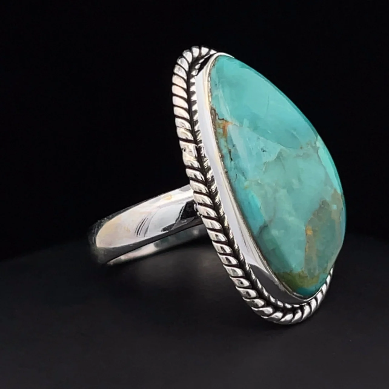 Sterling Silver Kingman Turquoise Ring Size 7 - Image 2
