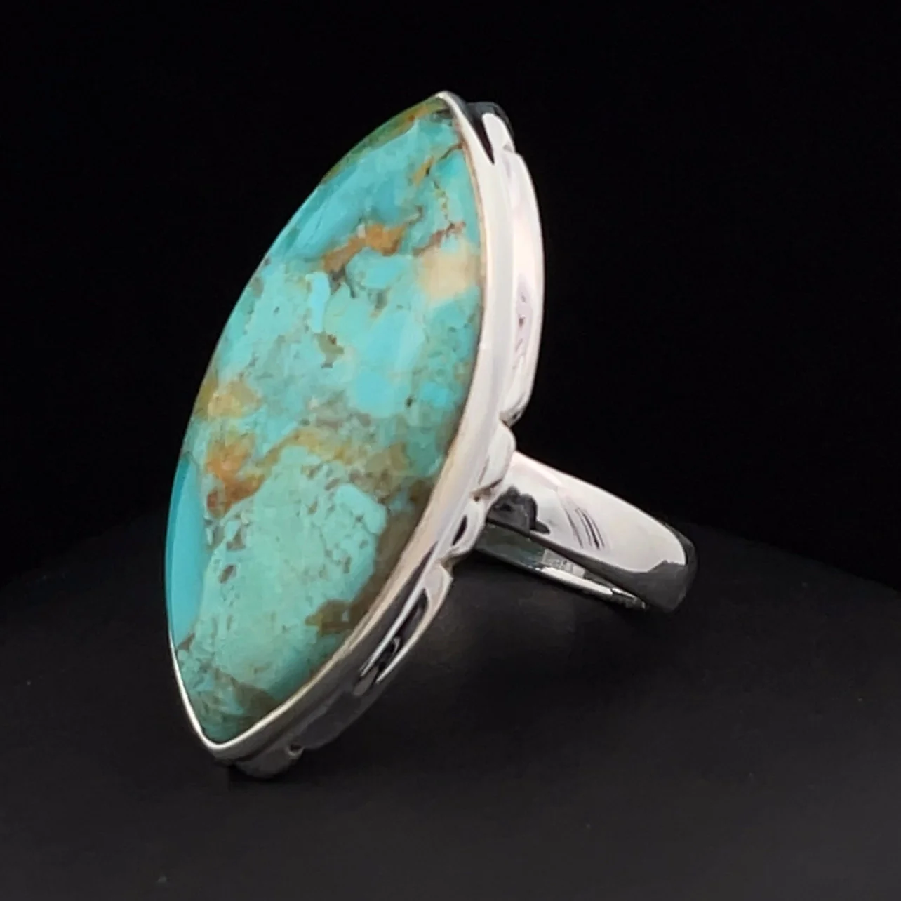 Sterling Silver Kingman Turquoise Ring Size 8 - Image 2