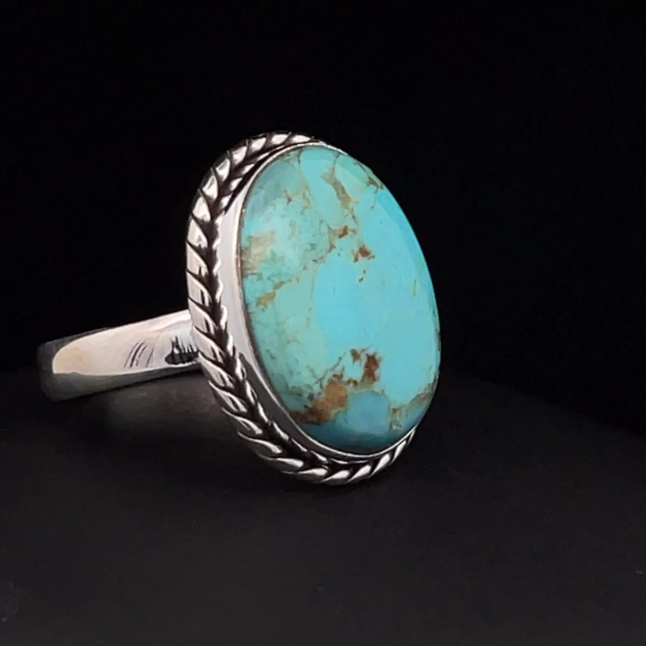 Sterling Silver Kingman Turquoise Ring Size 8 - Image 2