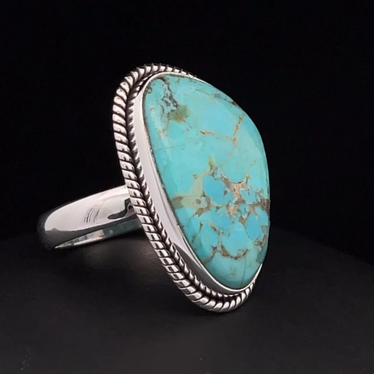 Sterling Silver Kingman Turquoise Ring Size 8 - Image 2