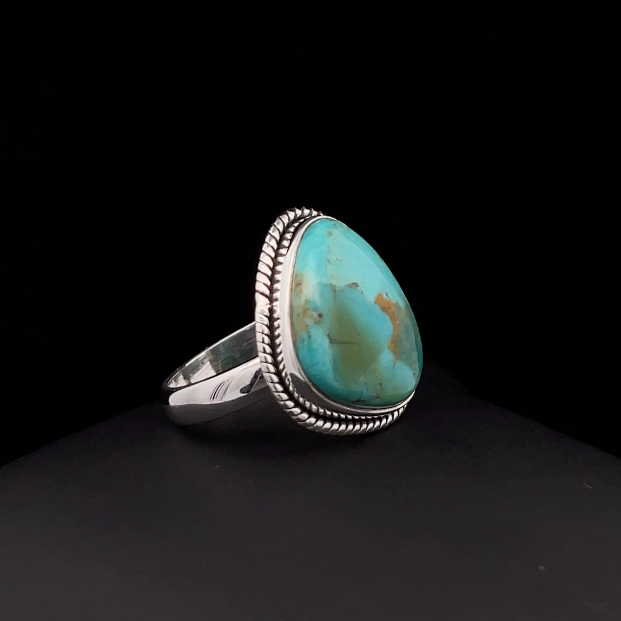 Sterling Silver Kingman Turquoise Ring Size 7 - Image 2