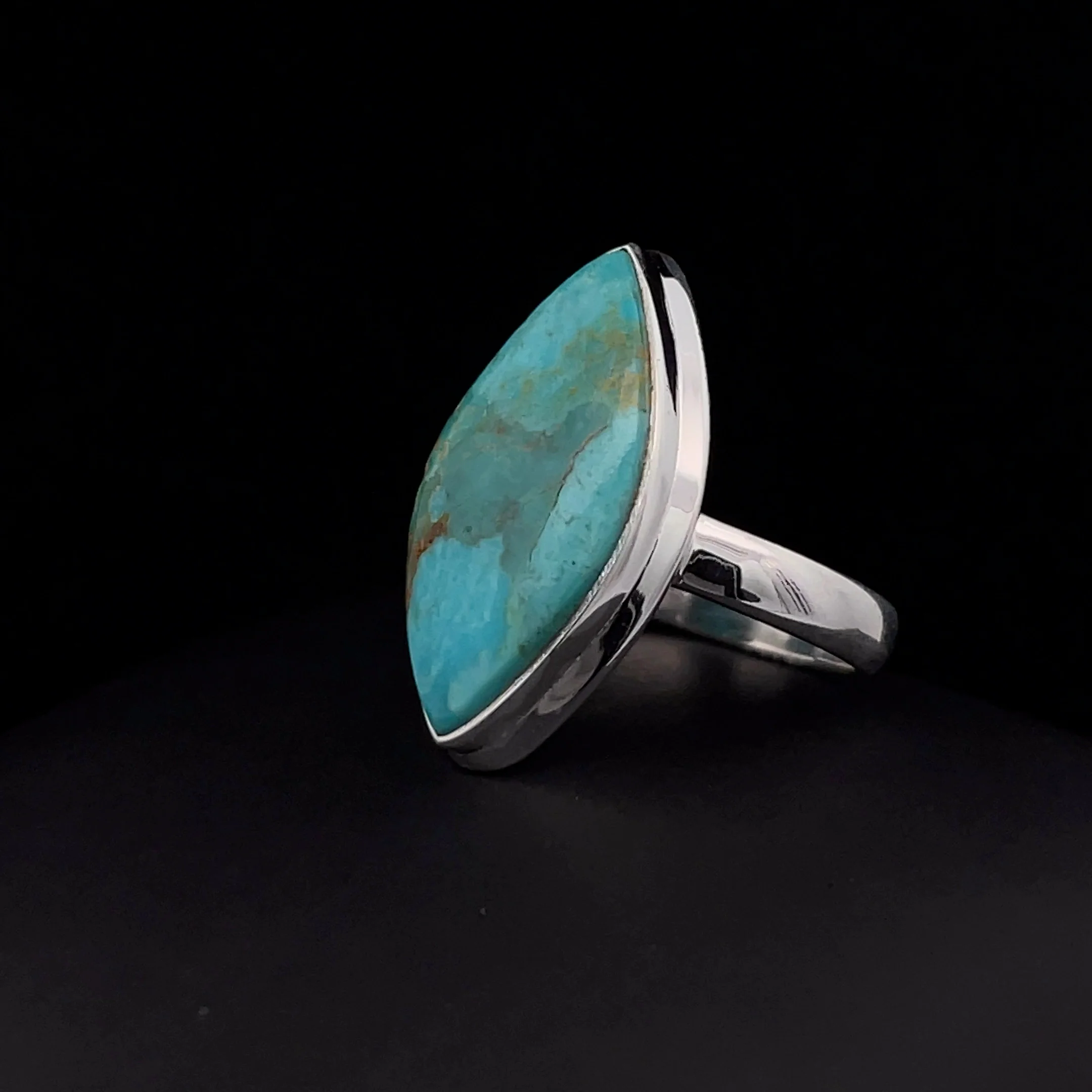 Sterling Silver Kingman Turquoise Ring Size 7 - Image 3