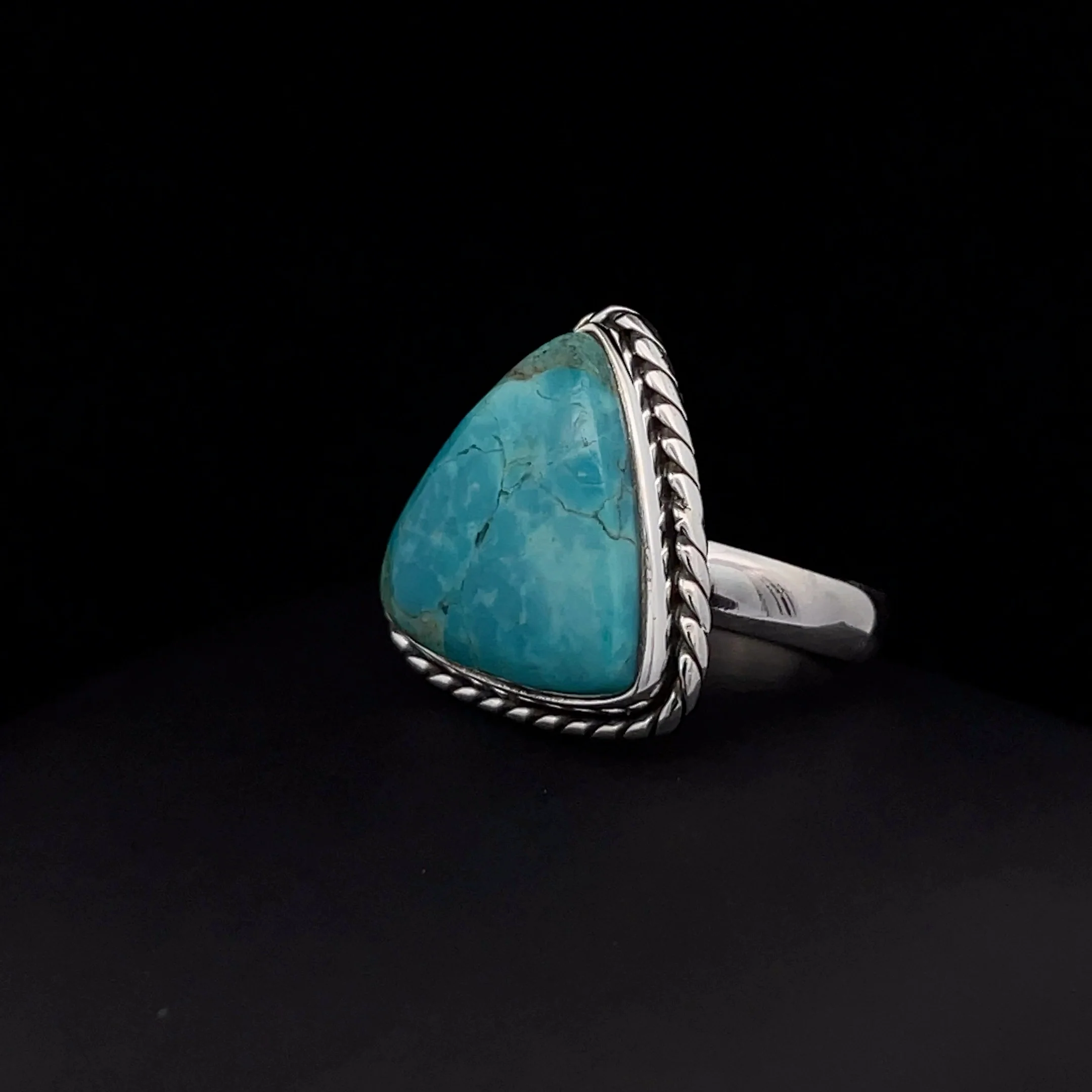 Sterling Silver Kingman Turquoise Ring Size 7 - Image 3