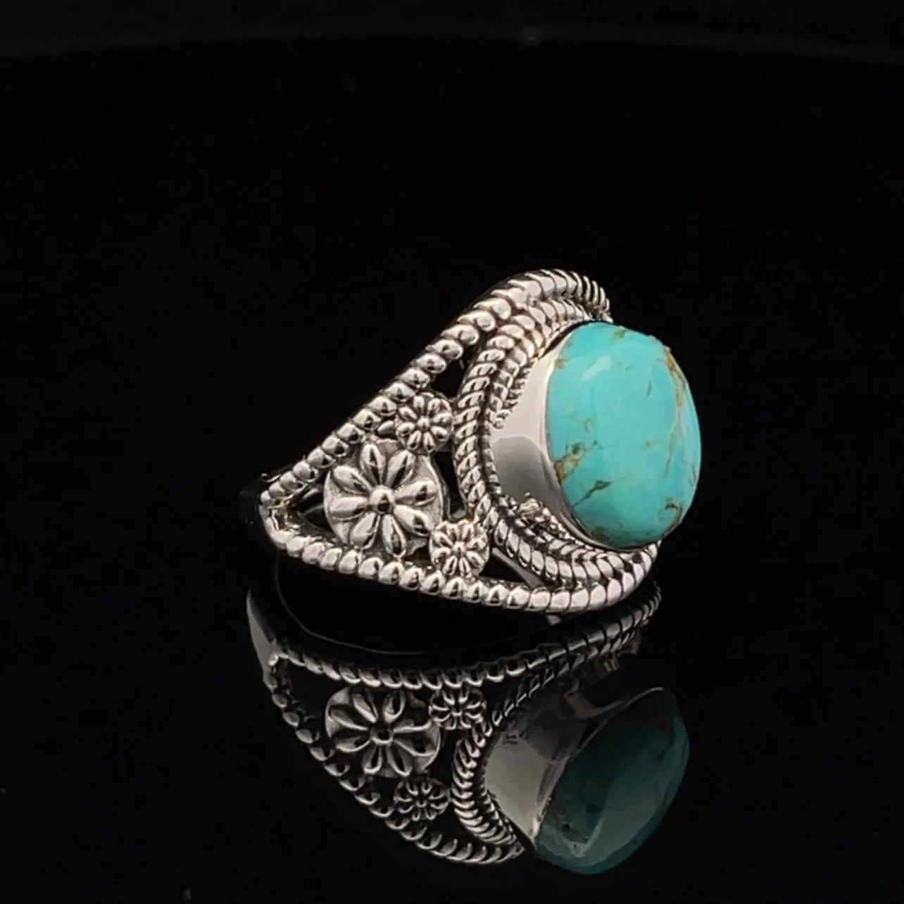 Sterling Silver Kingman Turquoise Ring Size 7 - Image 2