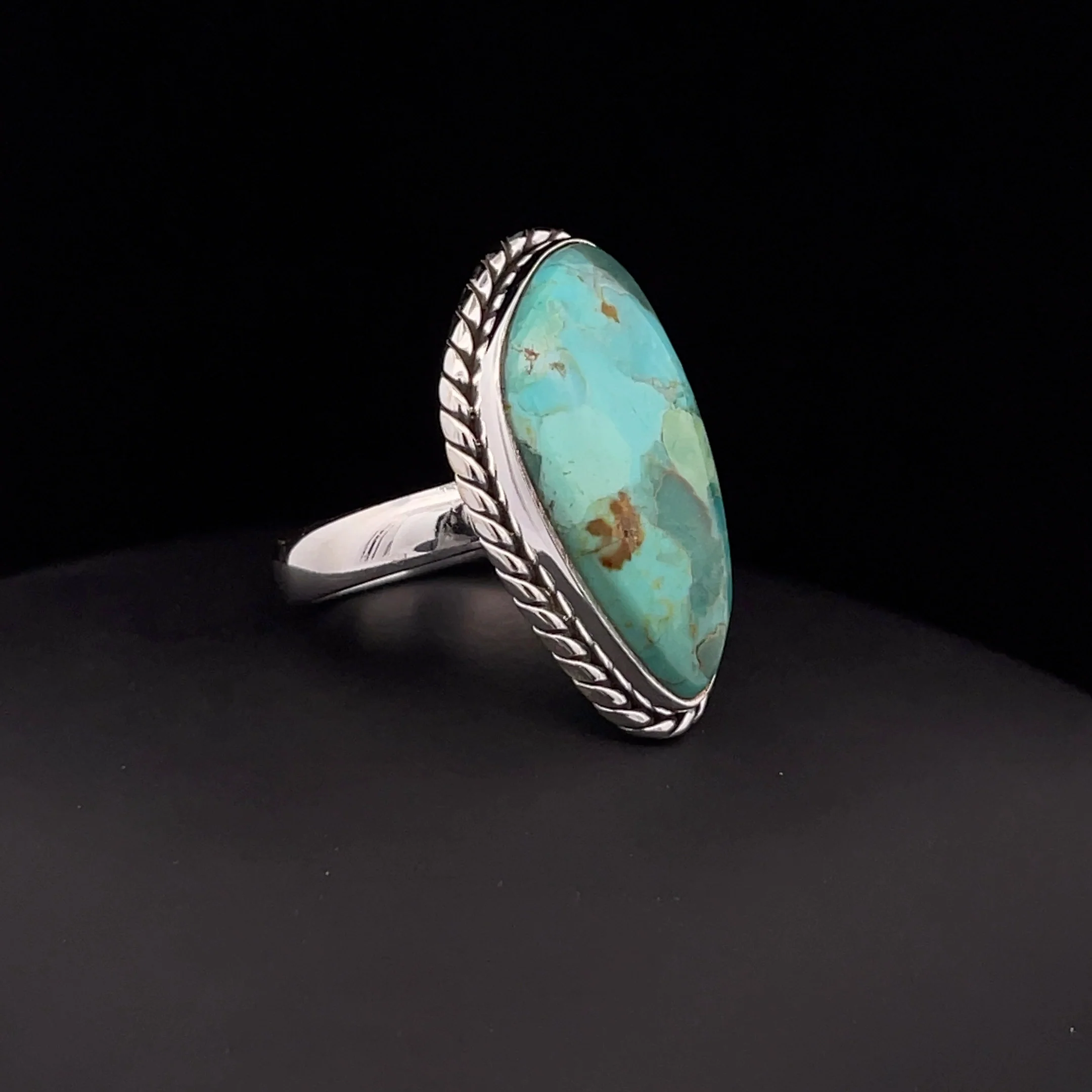 Sterling Silver Kingman Turquoise Ring Size 7 - Image 2