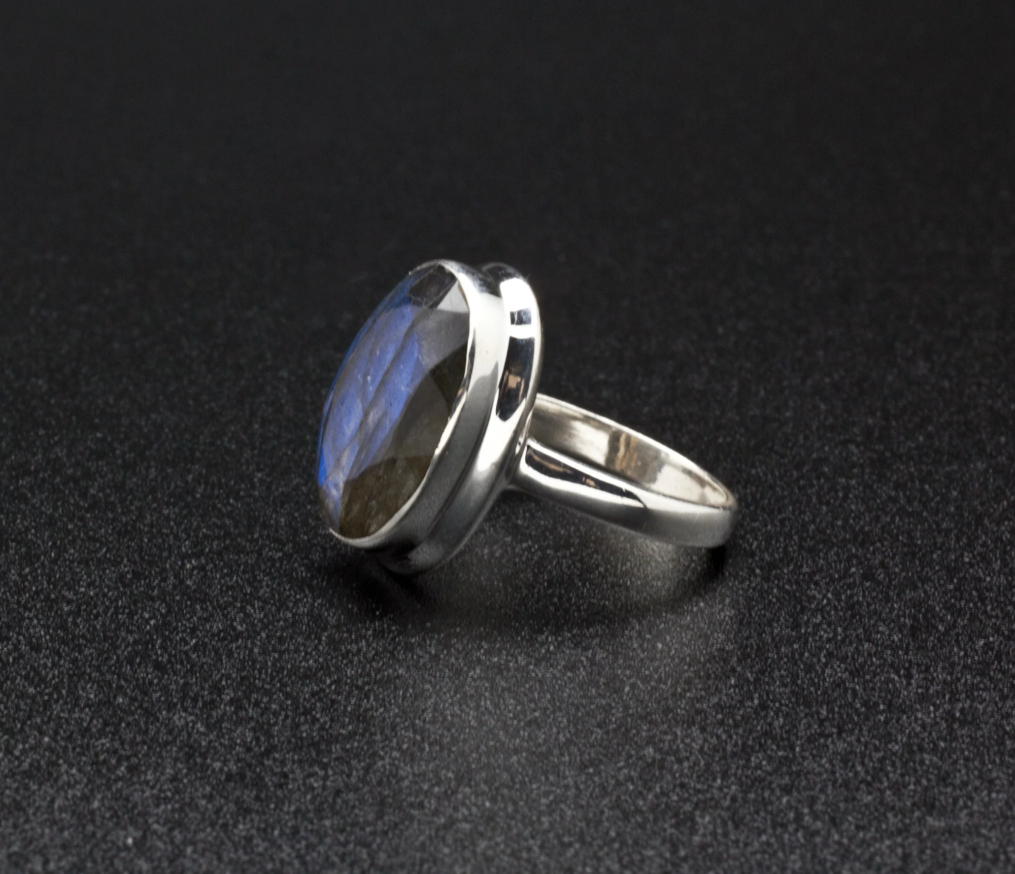 Sterling Silver Labradorite Ring Size 7 - Image 3