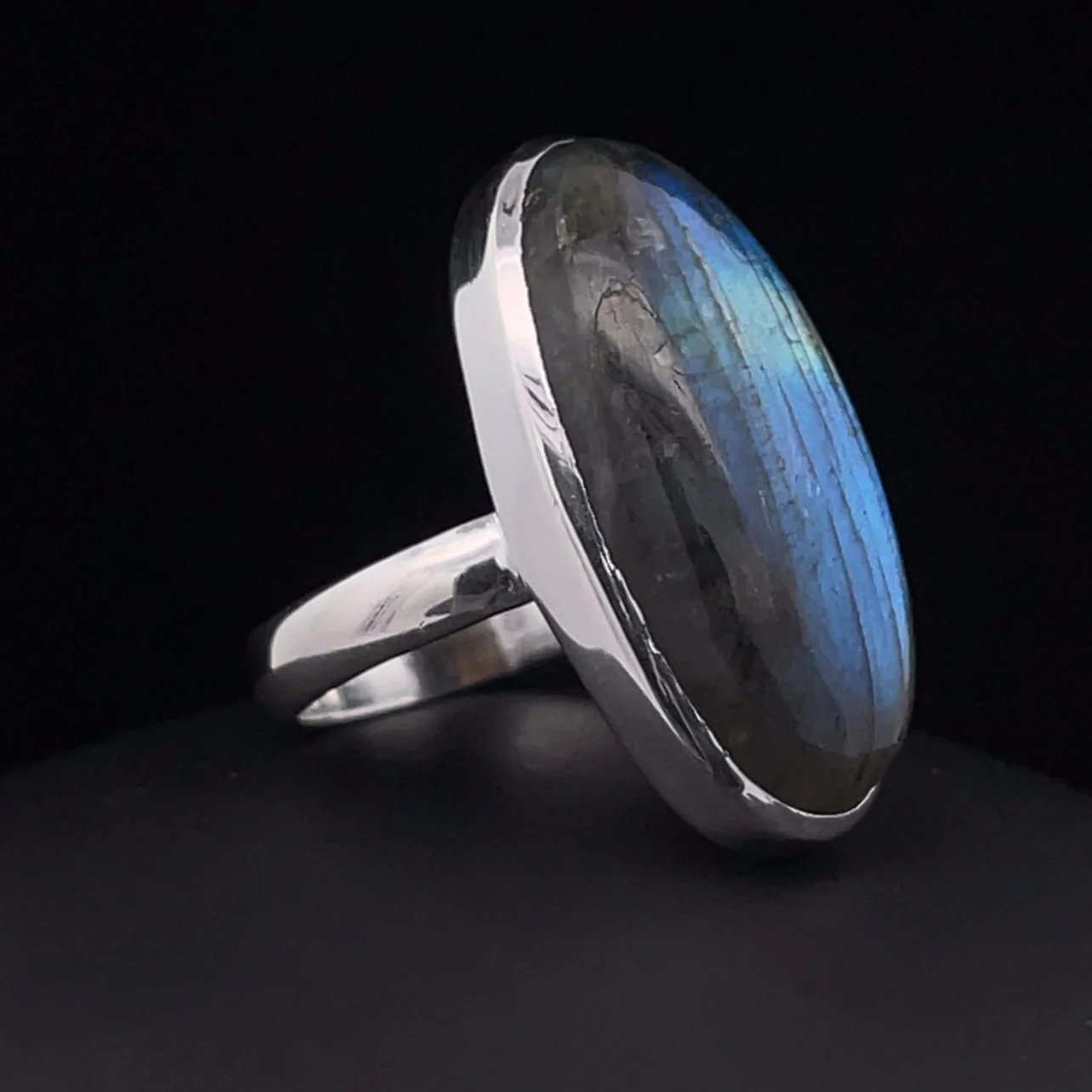 Sterling Silver Labradorite Ring Size 8 - Image 2
