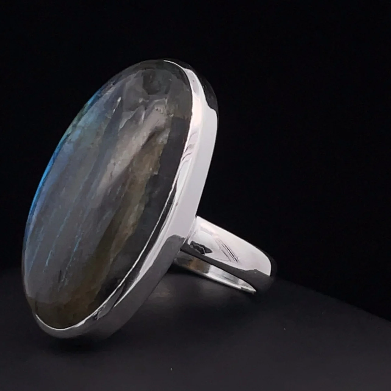 Sterling Silver Labradorite Ring Size 8 - Image 3