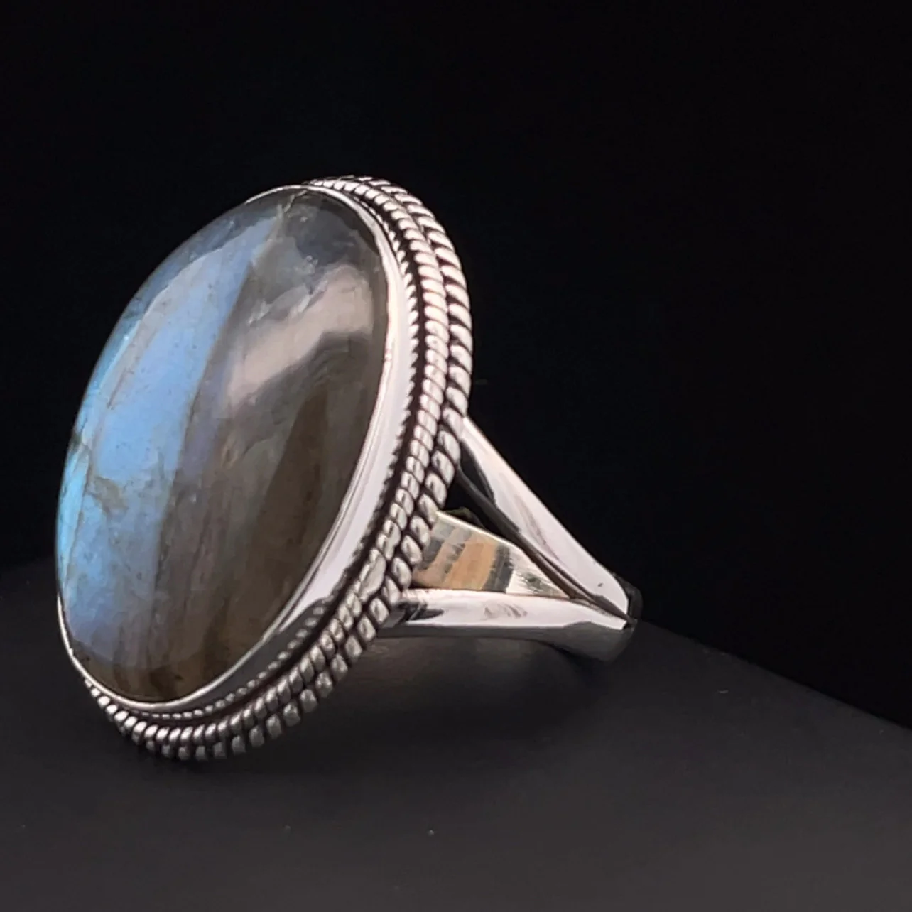Sterling Silver Labradorite Ring Size 9 - Image 3