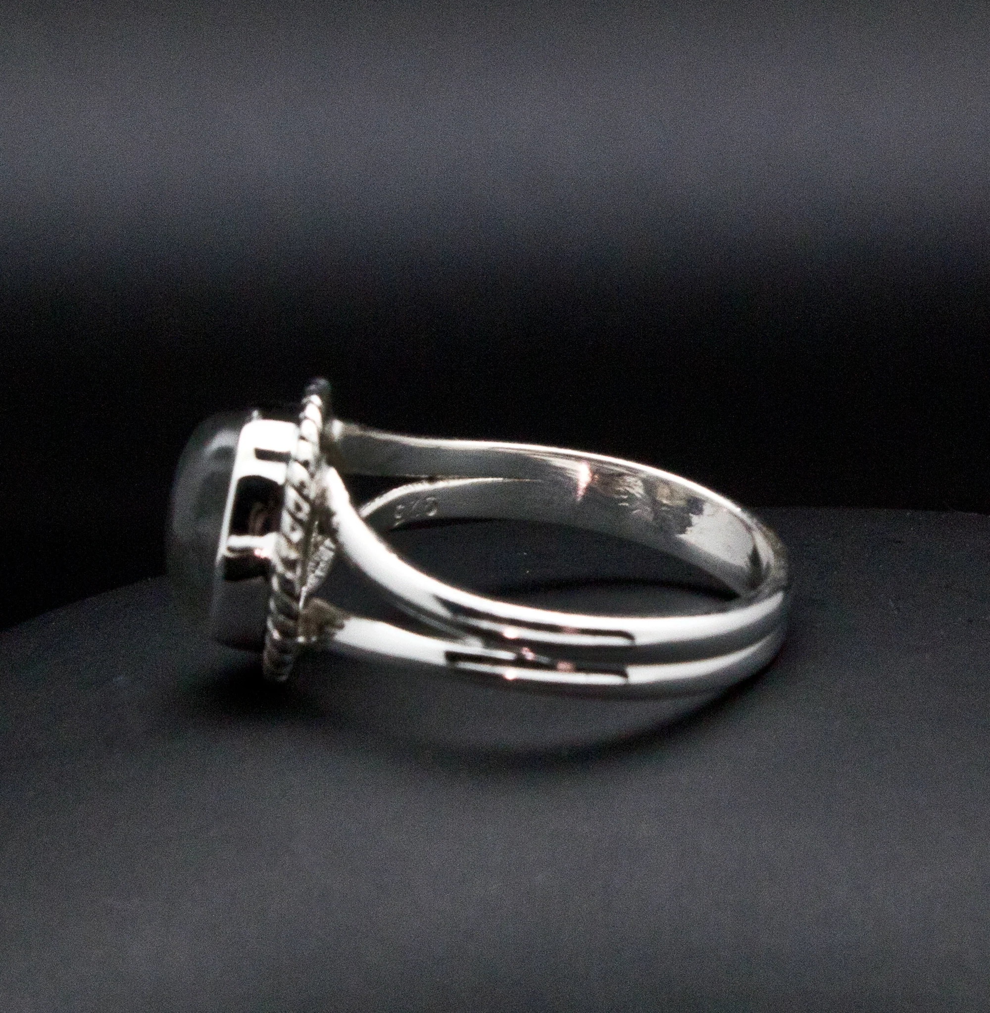 Sterling Silver Labradorite Ring Size 7 - Image 3