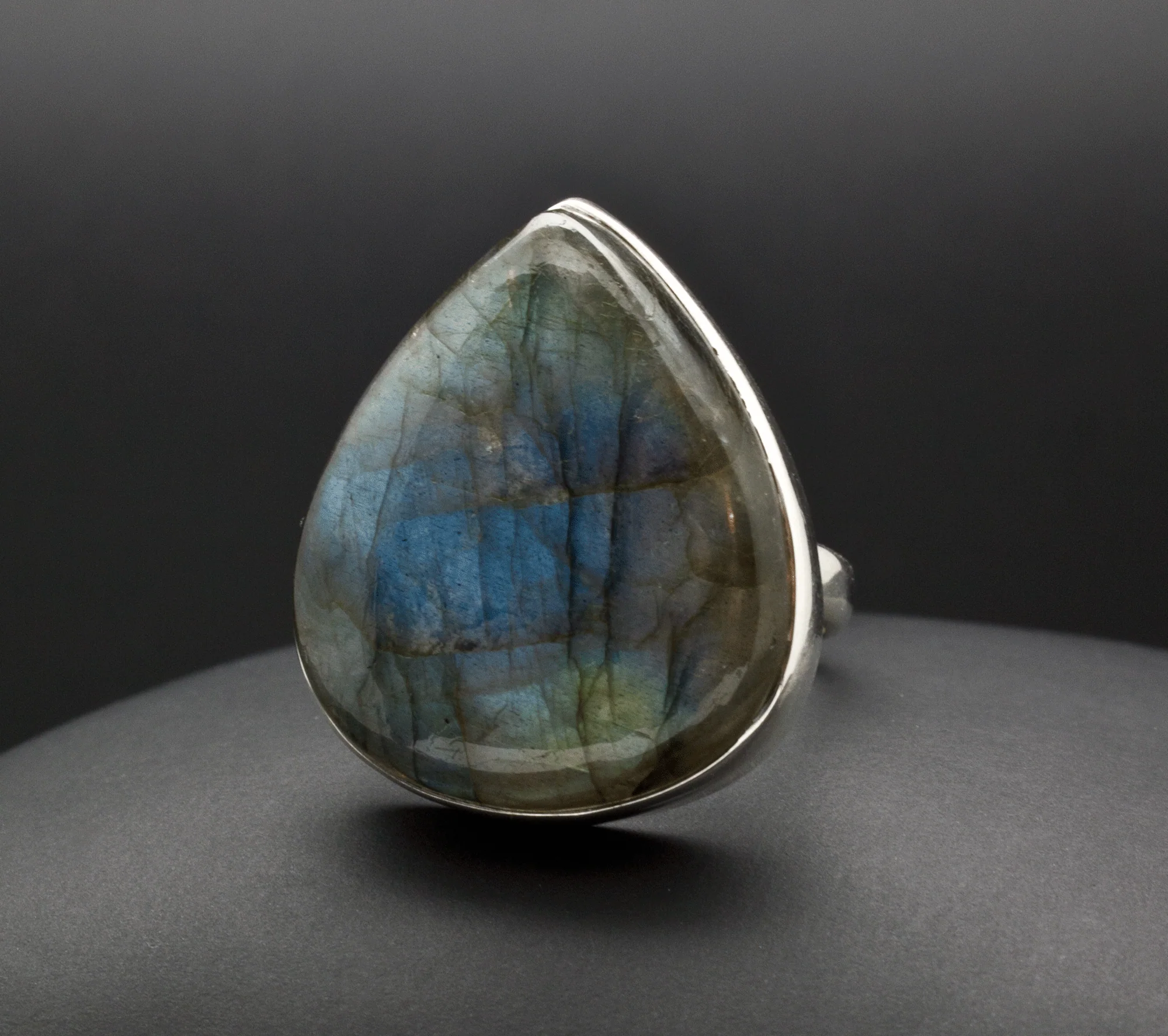 Sterling Silver Labradorite Ring Size 7 - Image 2