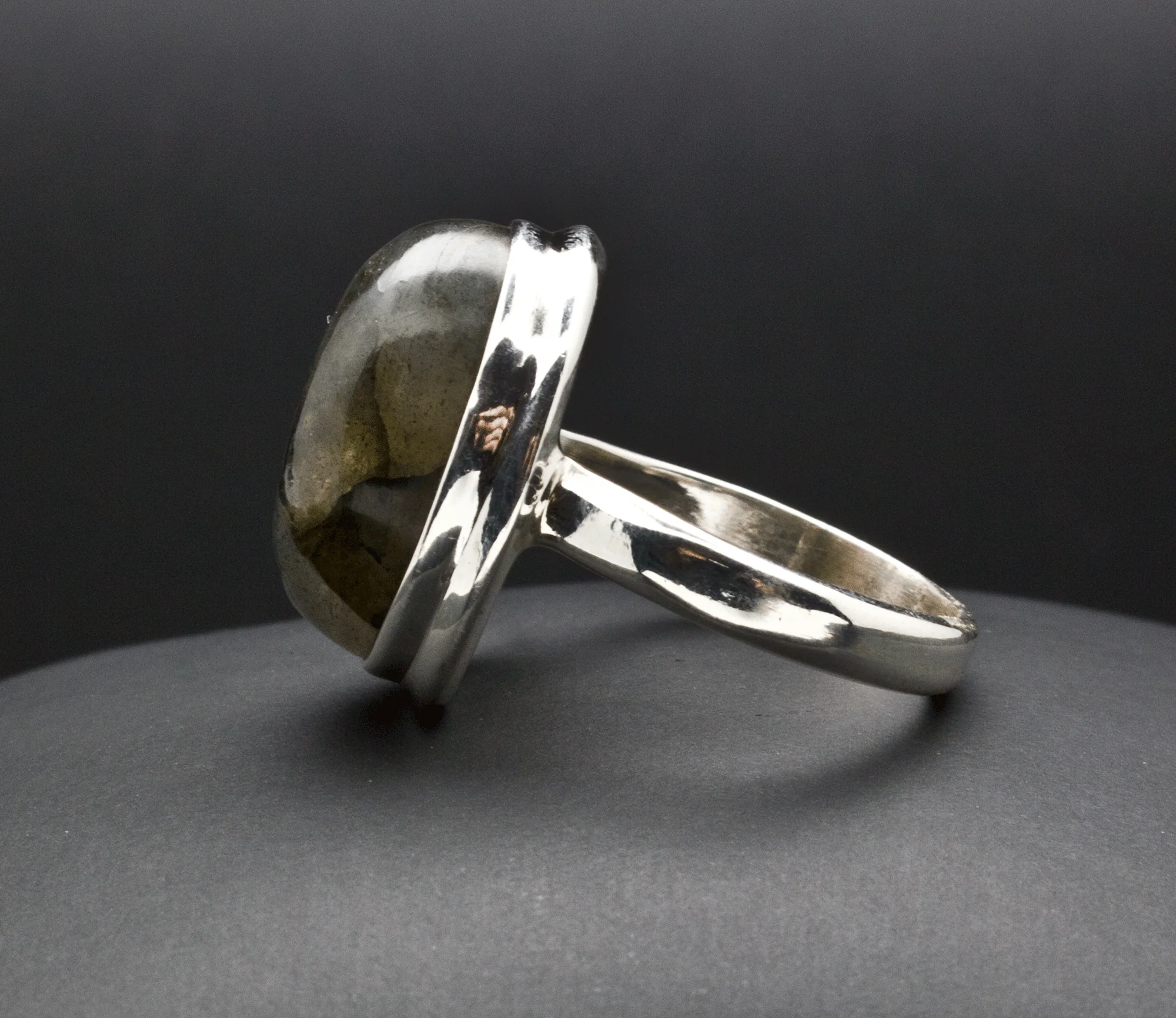 Sterling Silver Labradorite Ring Size 7 - Image 3