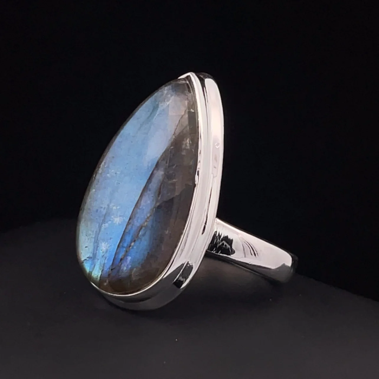 Sterling Silver Labradorite Ring Size 9 - Image 3