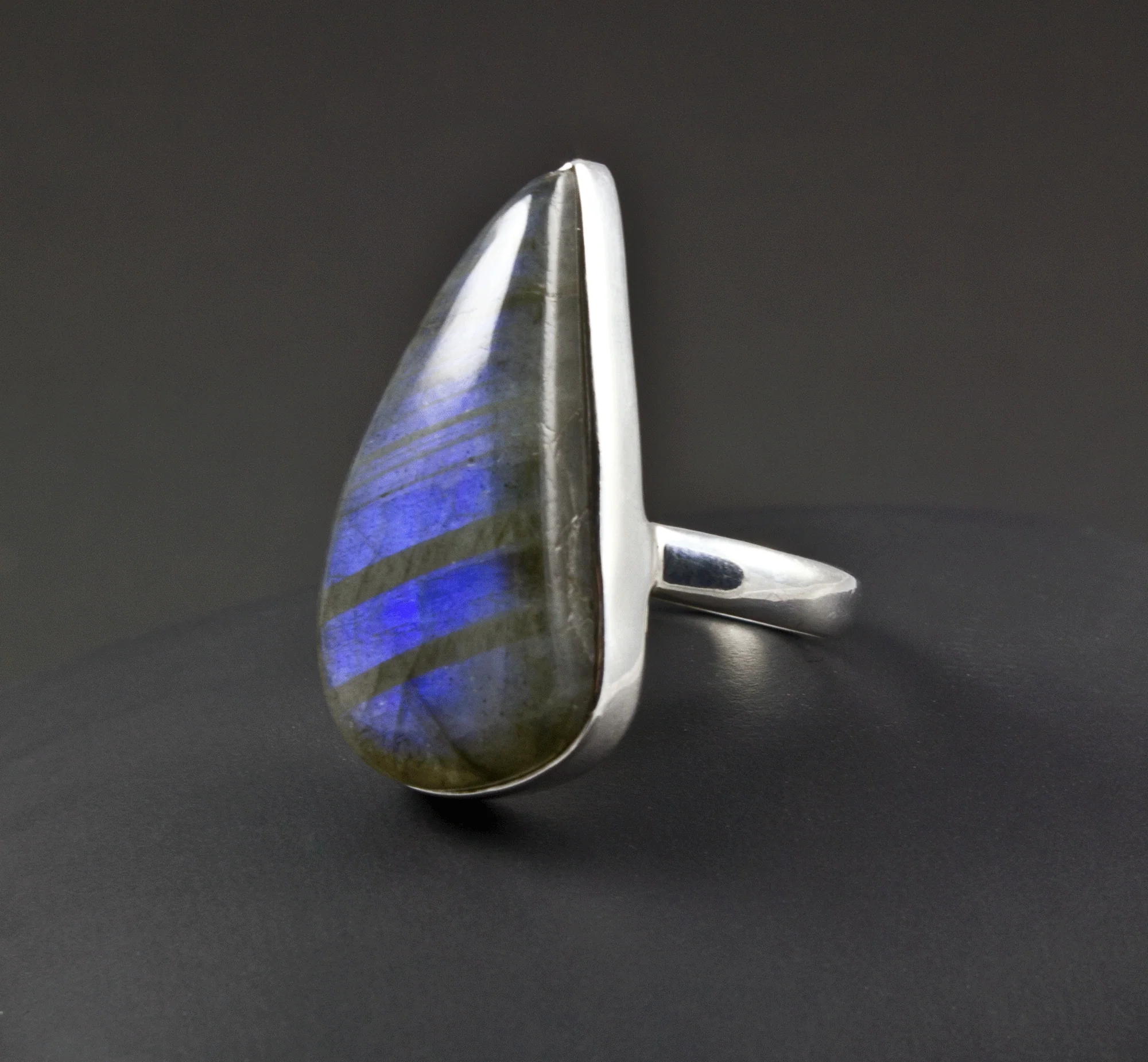 Sterling Silver Labradorite Ring Size 7 - Image 2
