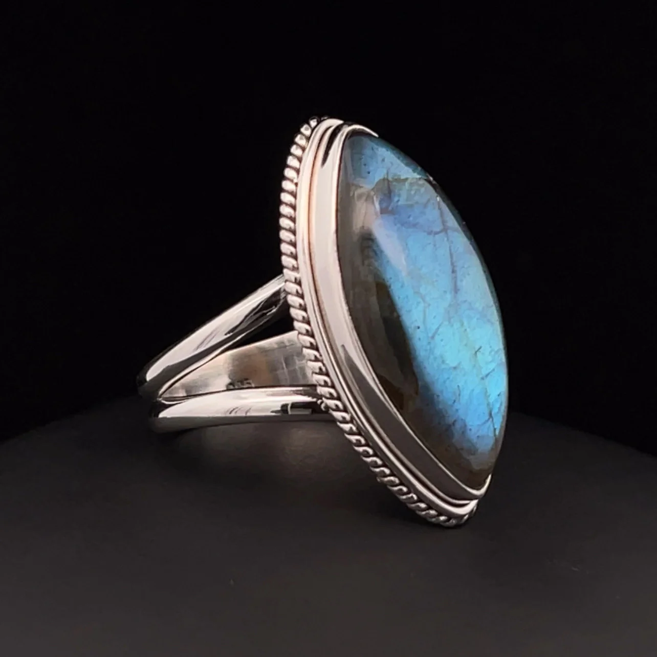 Sterling Silver Labradorite Ring Size 8 - Image 2