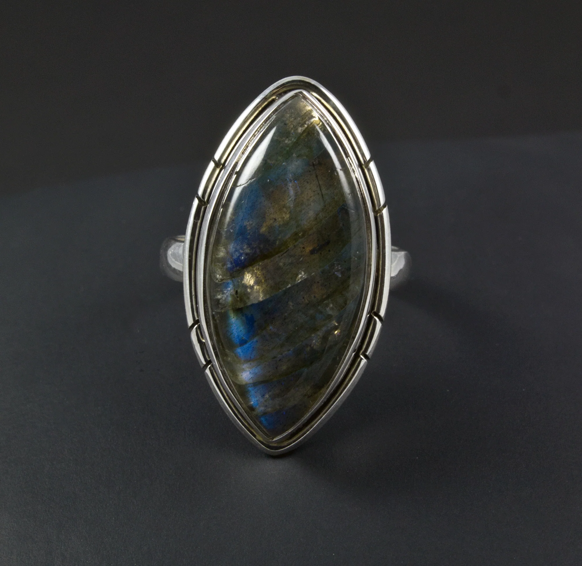 Sterling Silver Labradorite Ring Size 7 - Image 2