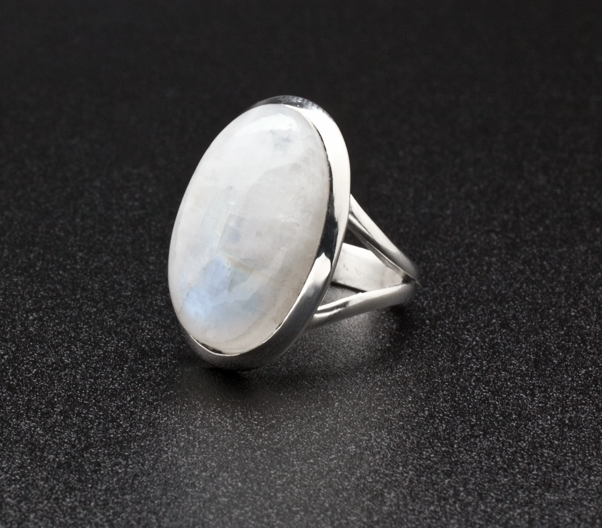 Sterling Silver Moonstone Ring Size 7 - Image 2
