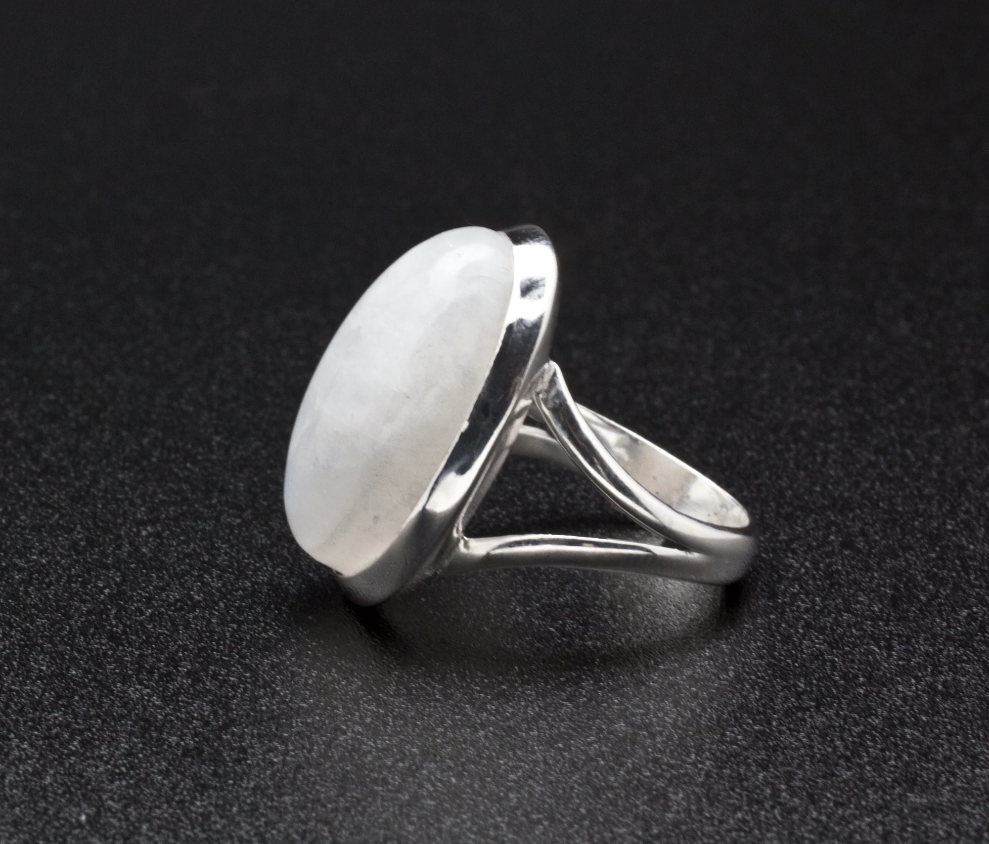 Sterling Silver Moonstone Ring Size 7 - Image 3