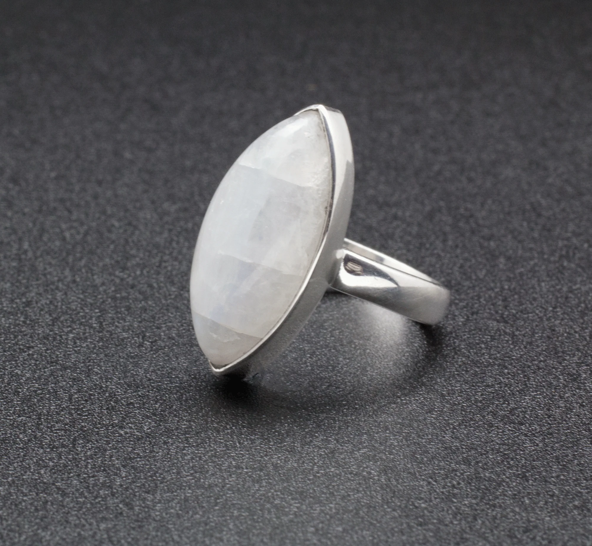 Sterling Silver Moonstone Ring Size 6 - Image 2