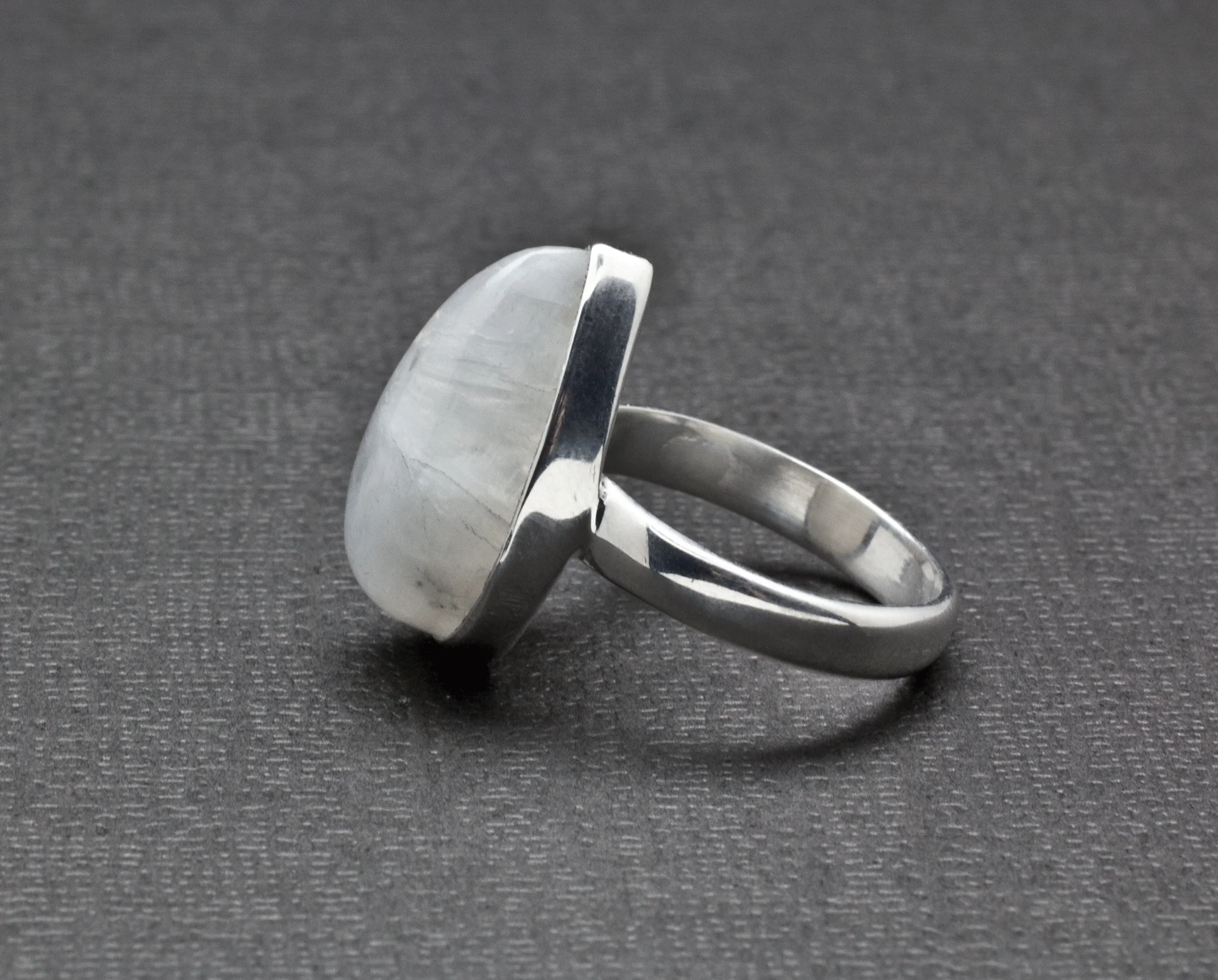 Sterling Silver Moonstone Ring Size 6 - Image 3