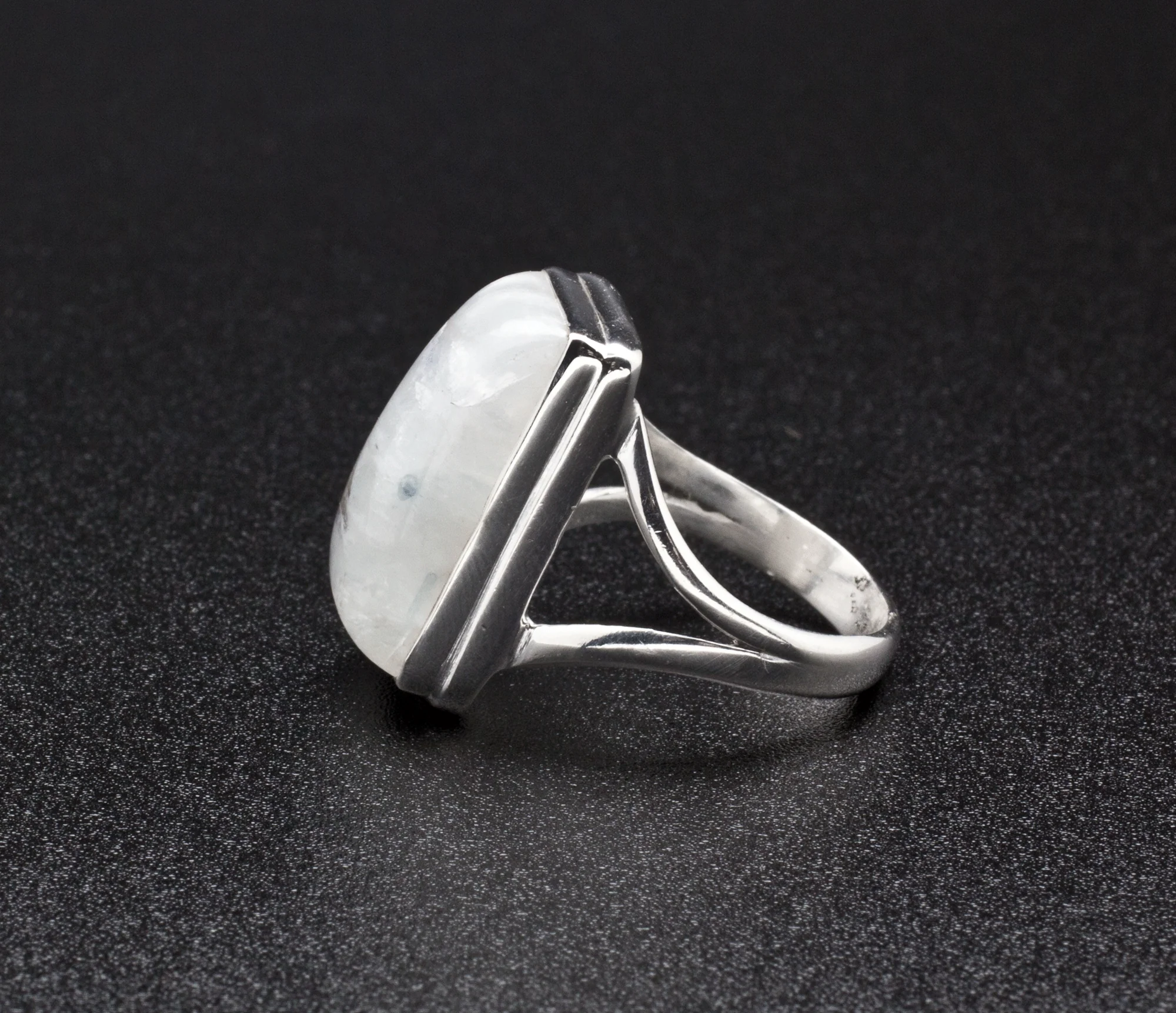 Sterling Silver Moonstone Ring Size 7 - Image 3