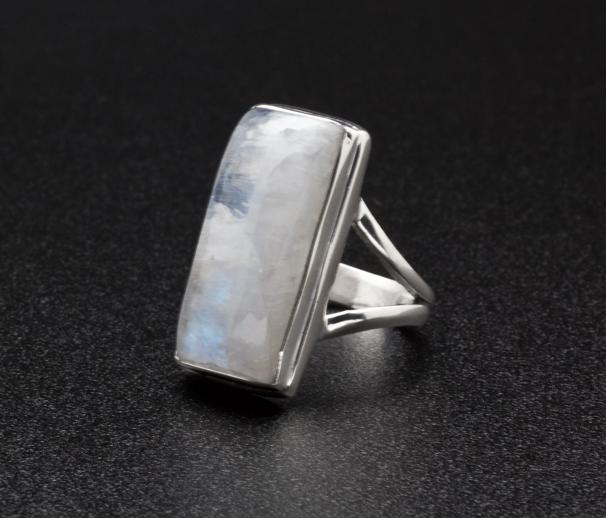 Sterling Silver Moonstone Ring Size 7 - Image 2