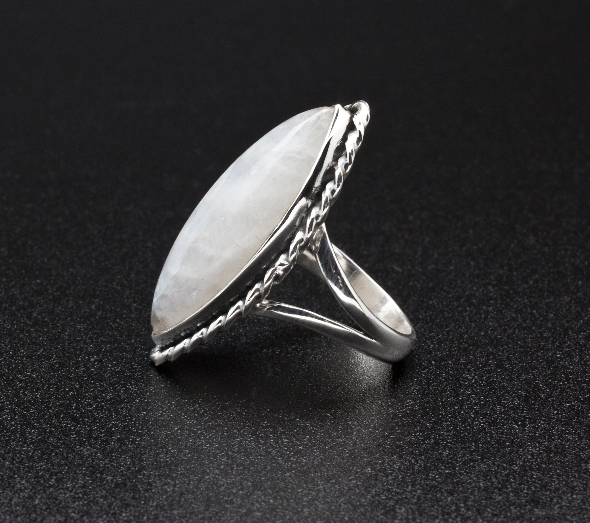 Sterling Silver Moonstone Ring Size 7 - Image 3