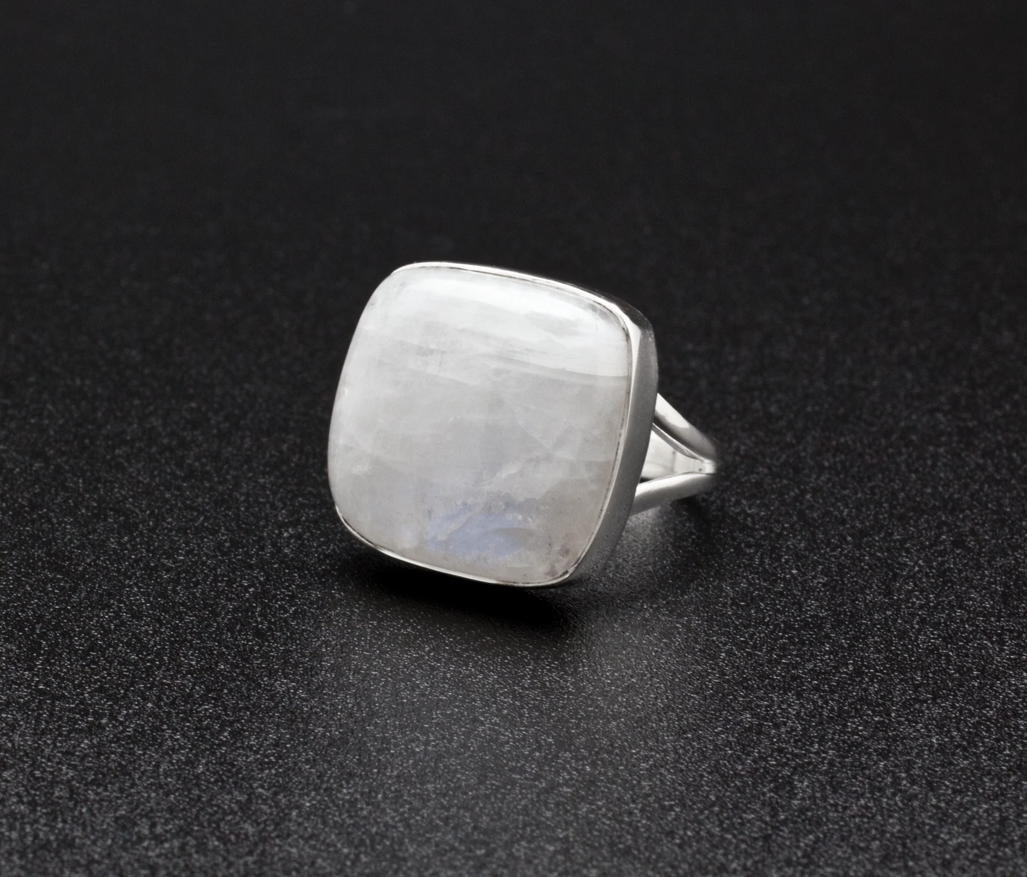 Sterling Silver Moonstone Ring Size 7 - Image 2