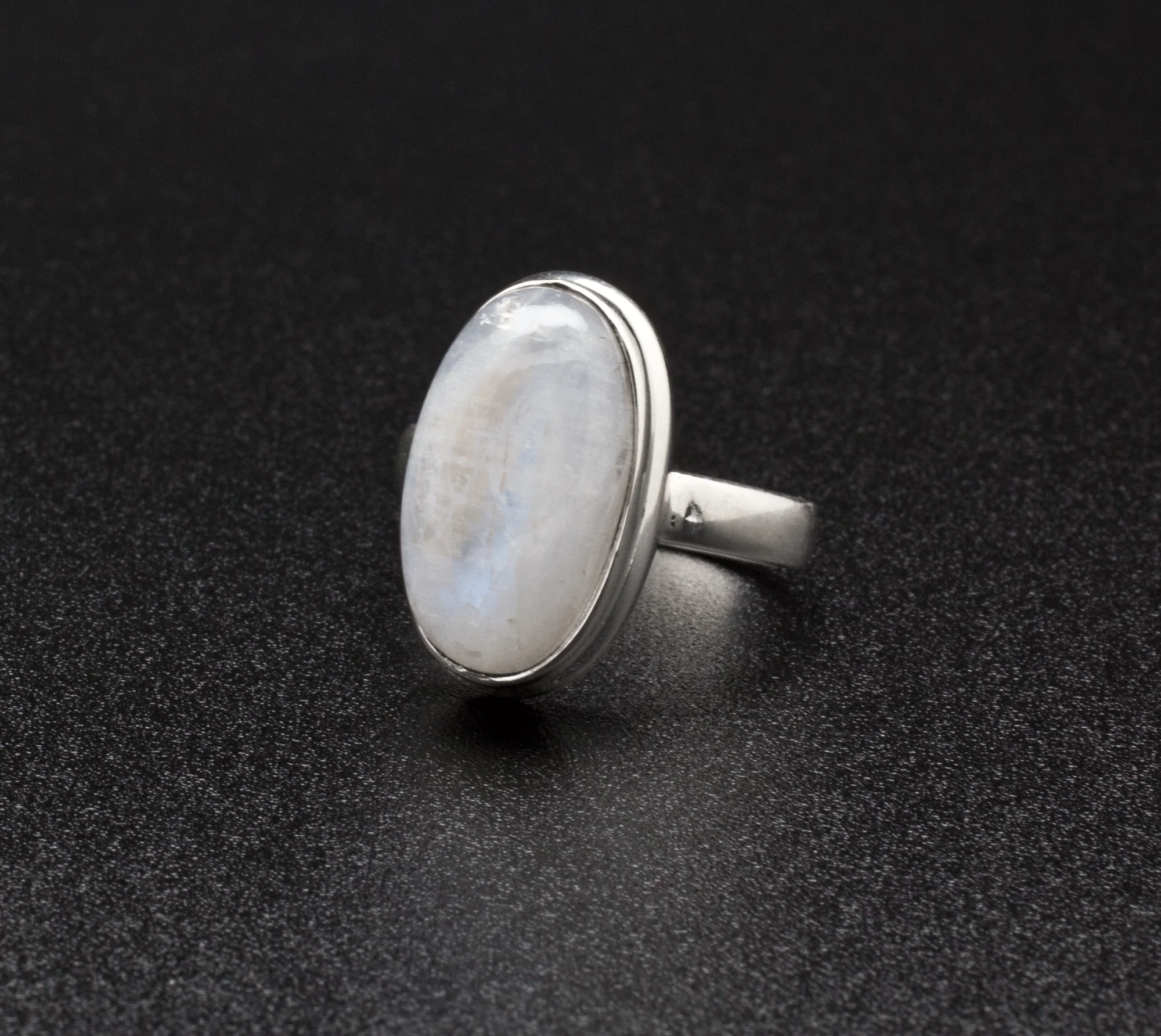 Sterling Silver Moonstone Ring Size 7 - Image 2