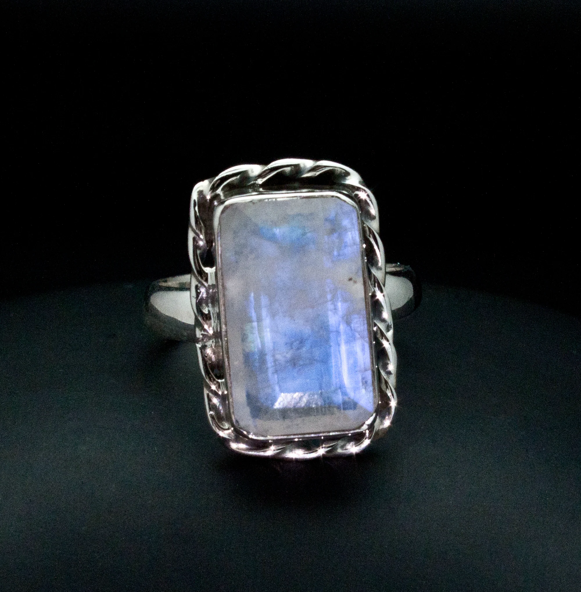Sterling Silver Moonstone Ring Size 7 - Image 2